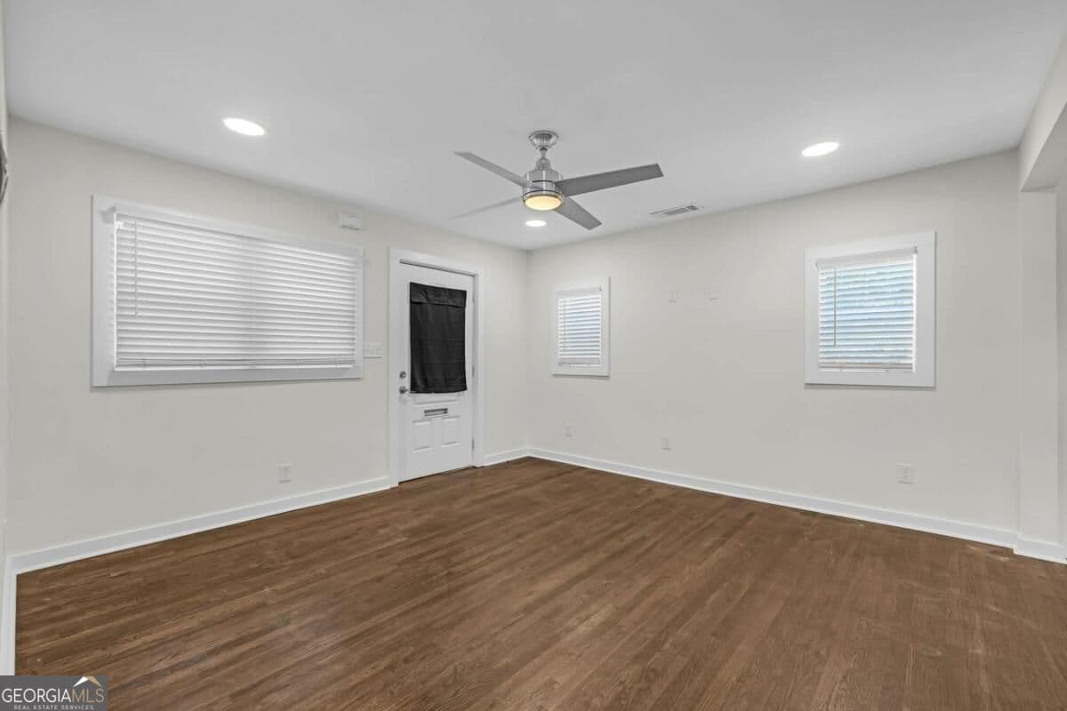 3 bedroom, 2 bathroom, 1,700 sq ft single family residence for sale at 2105 S Stone Mountain Lithonia Road, Lithonia, GA 30058 — photo 5