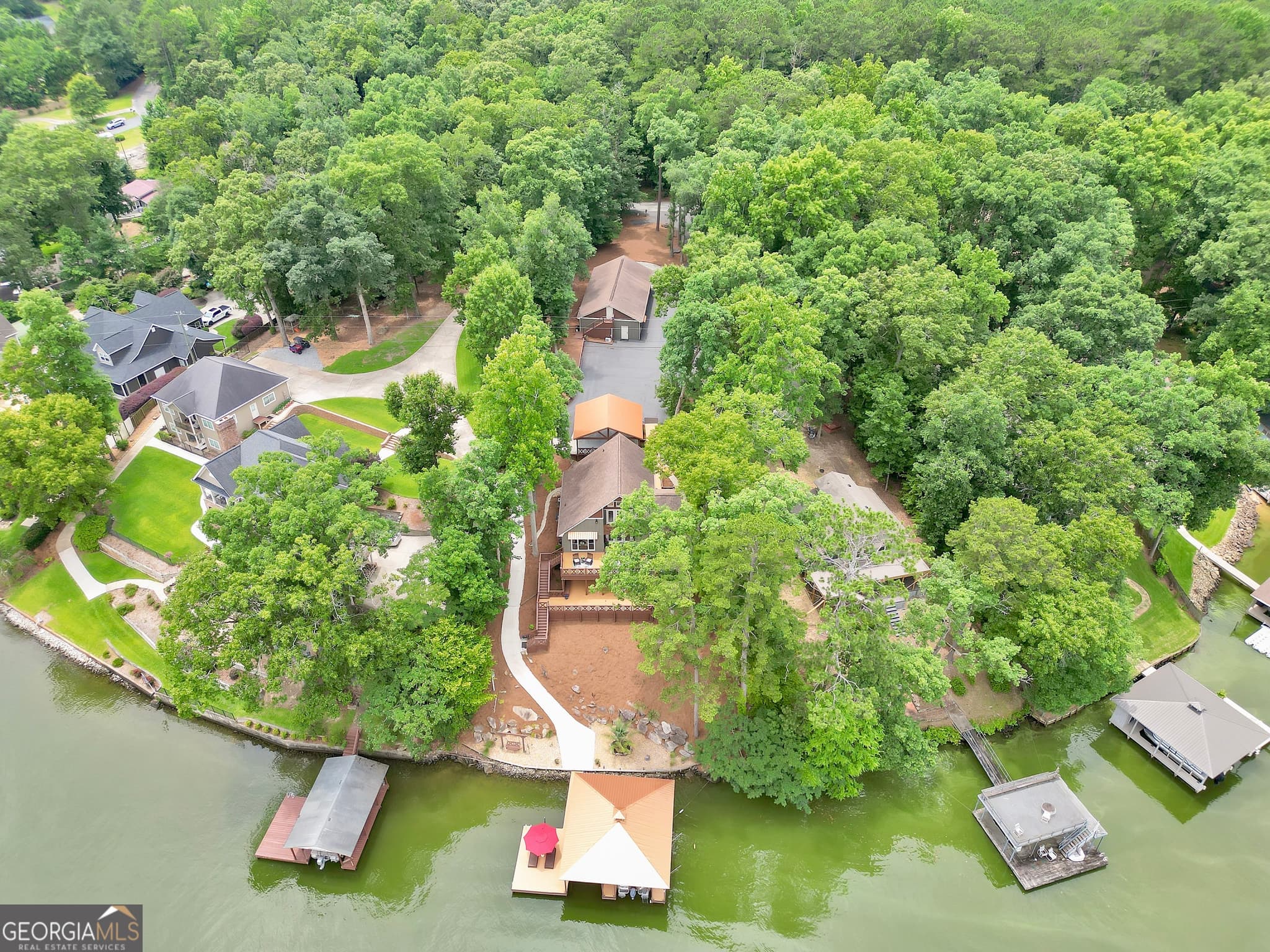 3 bedroom, 2 bathroom, 2,300 sq ft single family residence for sale at 298 Roberts Point Road, Jackson, GA 30233 — photo 6