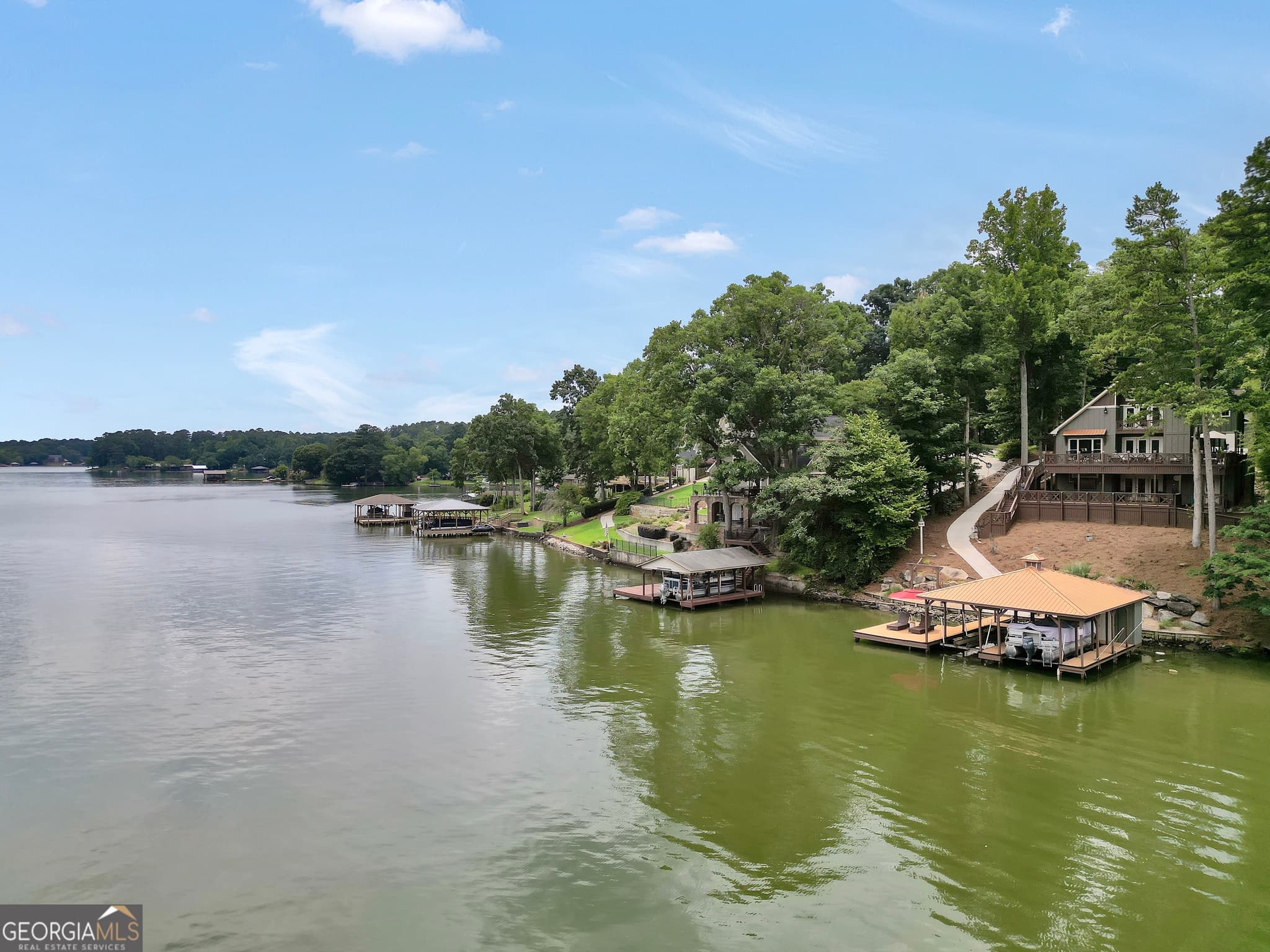3 bedroom, 2 bathroom, 2,300 sq ft single family residence for sale at 298 Roberts Point Road, Jackson, GA 30233 — photo 5