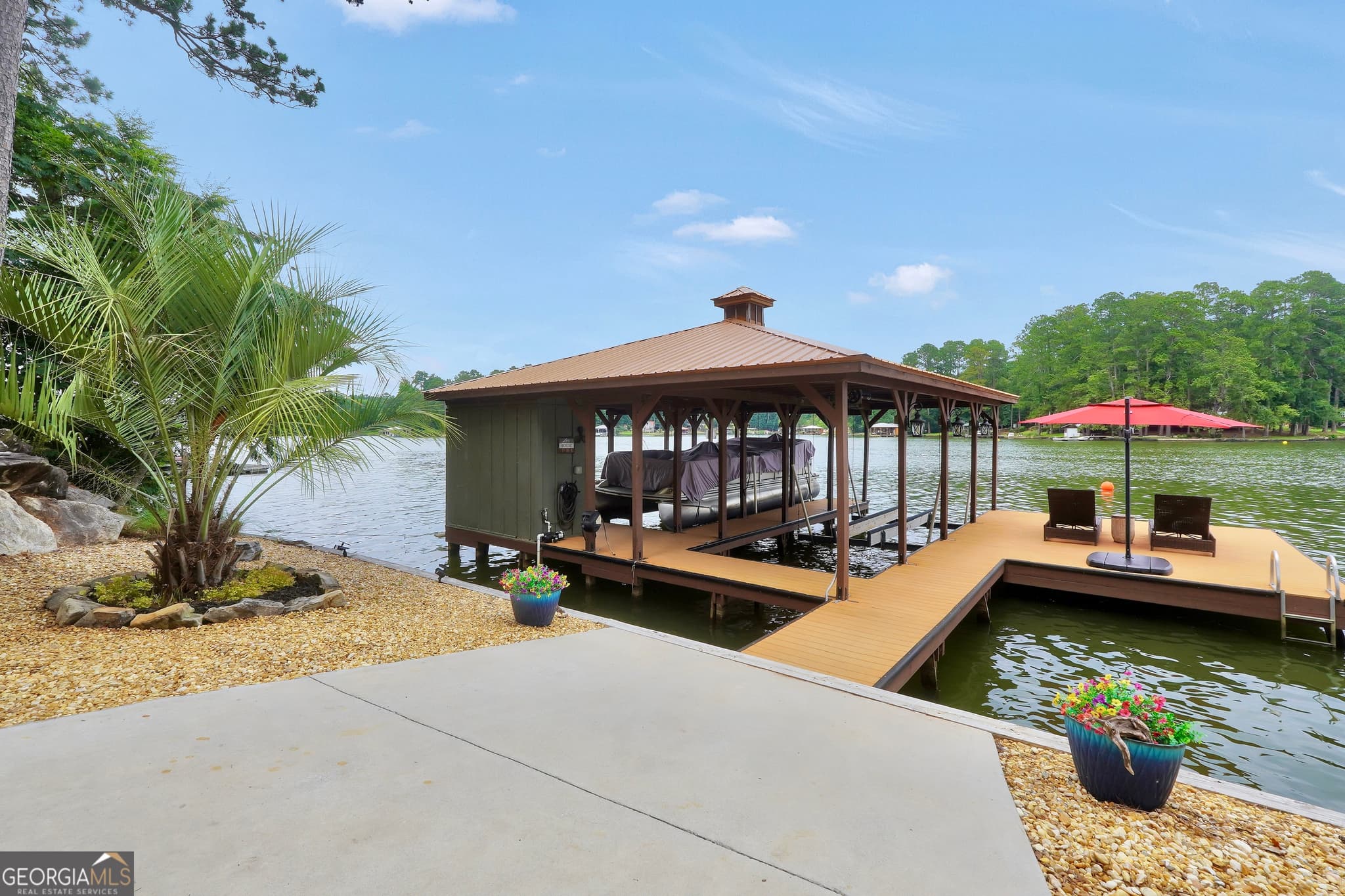 3 bedroom, 2 bathroom, 2,300 sq ft single family residence for sale at 298 Roberts Point Road, Jackson, GA 30233 — photo 9