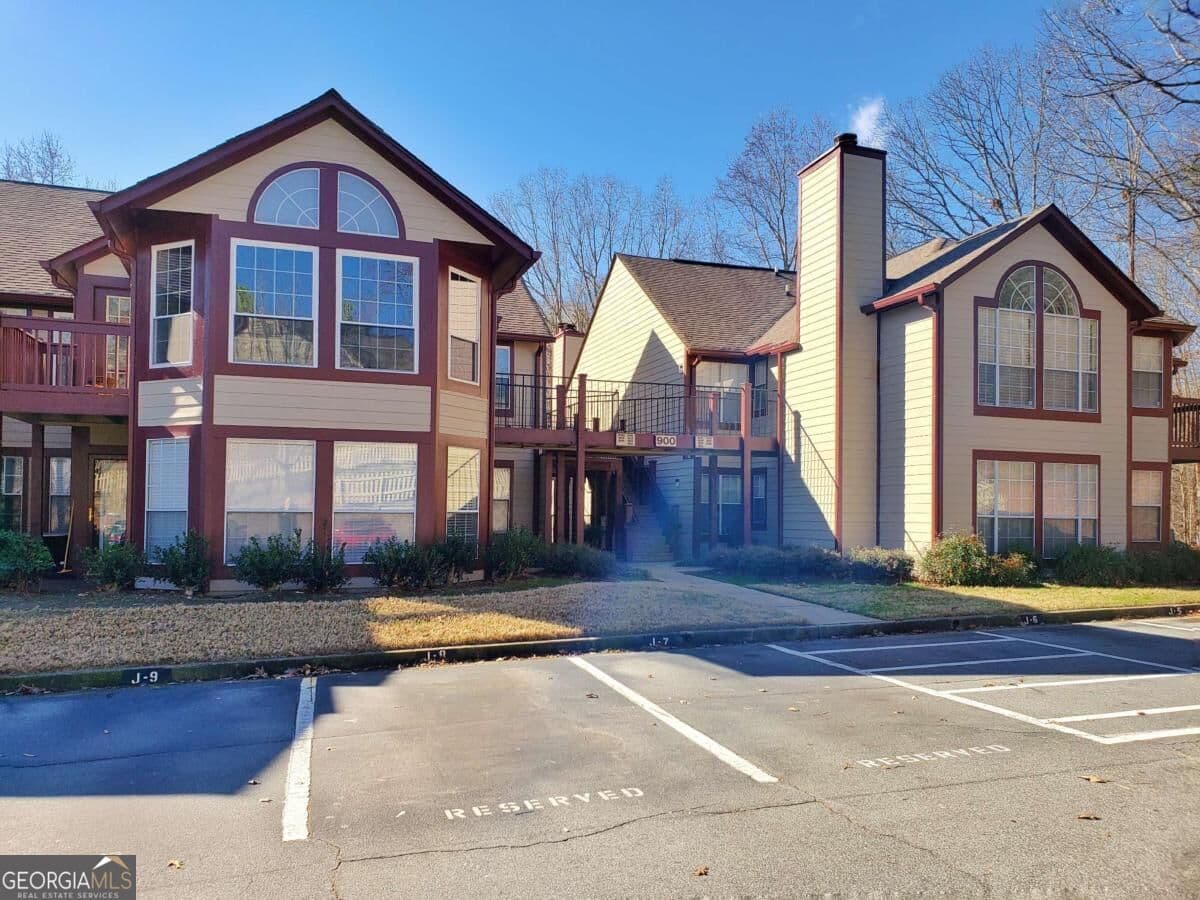 2 bedroom, 2 bathroom condominium for rent at 913 Wentworth Court 913, Alpharetta, GA 30022 for $1,650 a month — photo 1 of 1