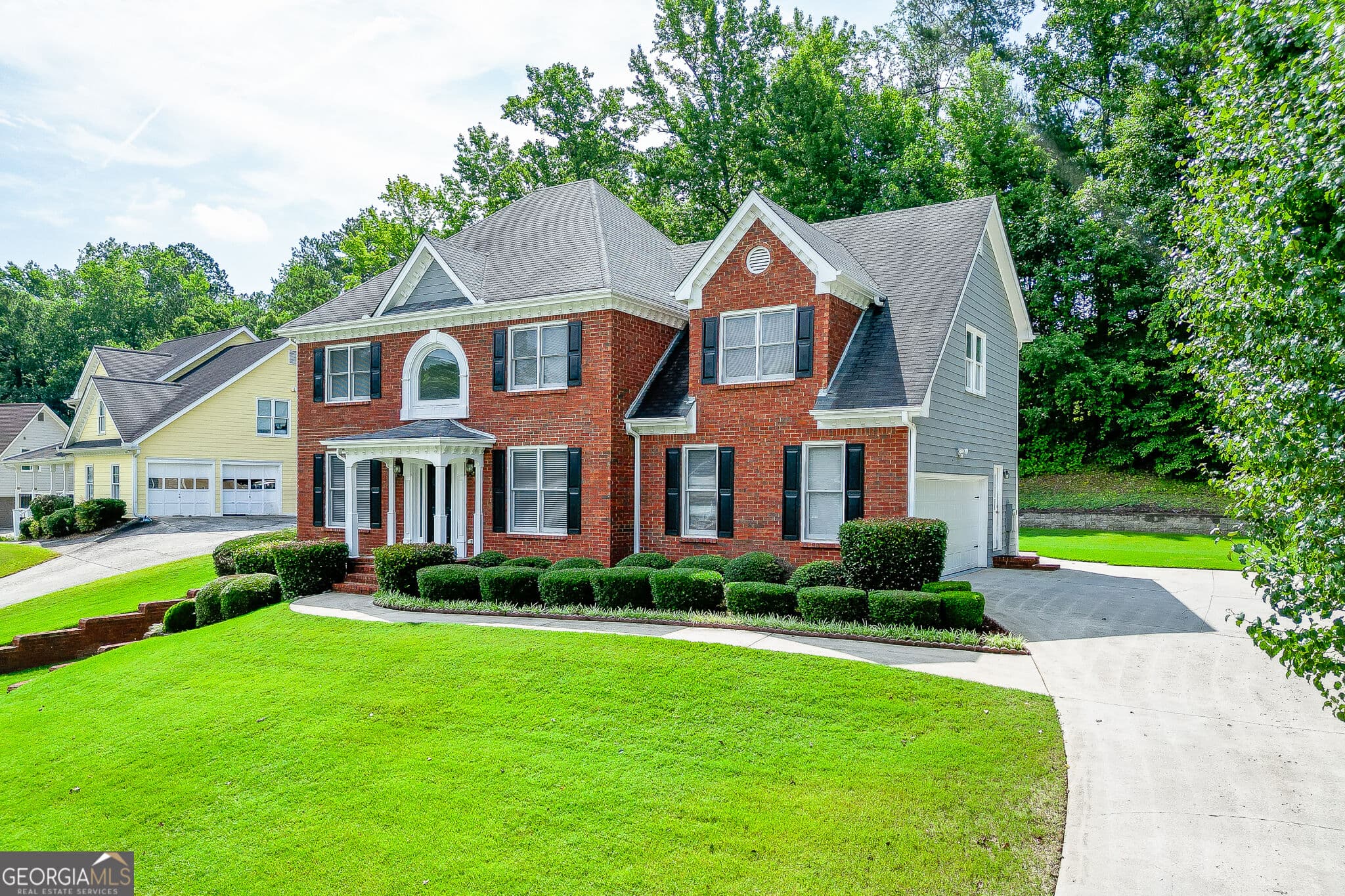 4 bedroom, 2.5 bathroom, 2,748 sq ft single family residence for sale at 4102 Trotters Way Drive, Snellville, GA 30039 — photo 2