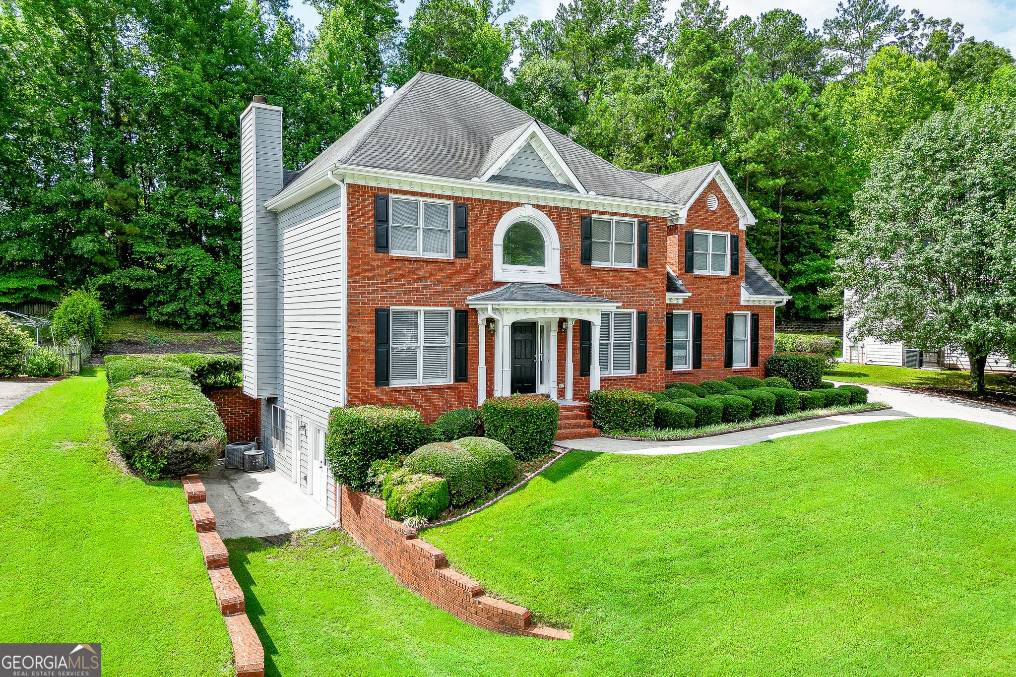 4 bedroom, 2.5 bathroom, 2,748 sq ft single family residence for sale at 4102 Trotters Way Drive, Snellville, GA 30039 — photo 3