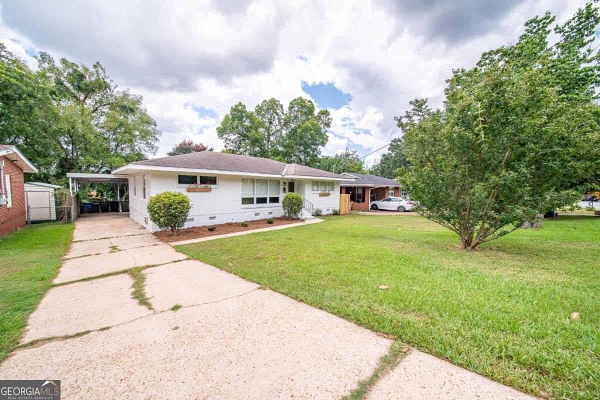 3 bedroom, 2 bathroom, 1,603 sq ft single family residence for sale at 402 46TH Street, Columbus, GA 31904 — photo 2