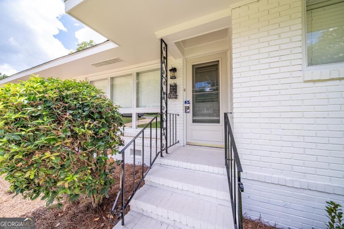 3 bedroom, 2 bathroom, 1,603 sq ft single family residence for sale at 402 46TH Street, Columbus, GA 31904 — photo 4