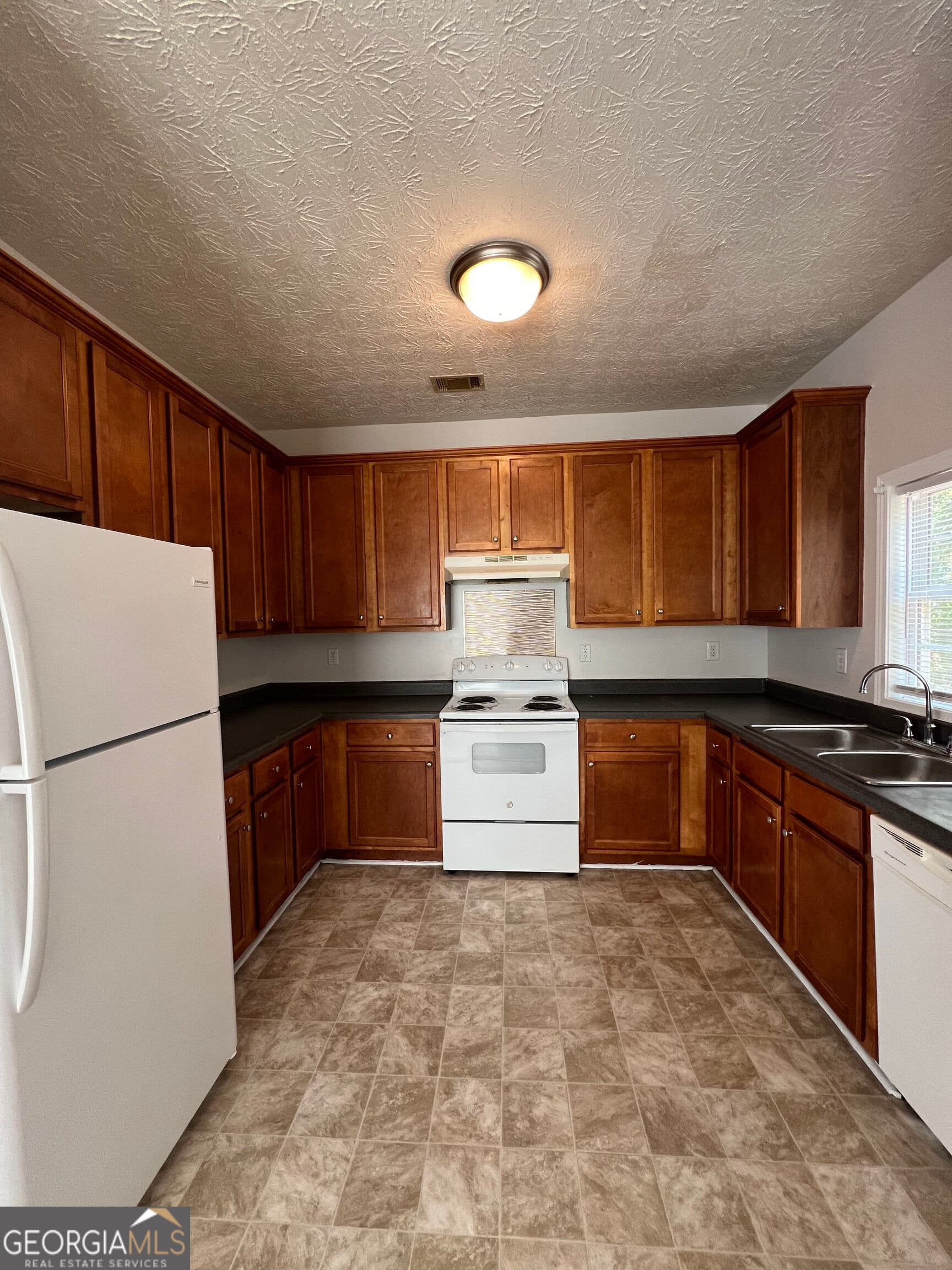 3 bedroom, 2 bathroom, 1,434 sq ft single family residence for rent at 390 Hawthorne Extension, Athens, GA 30606 for $1,350 a month — photo 3