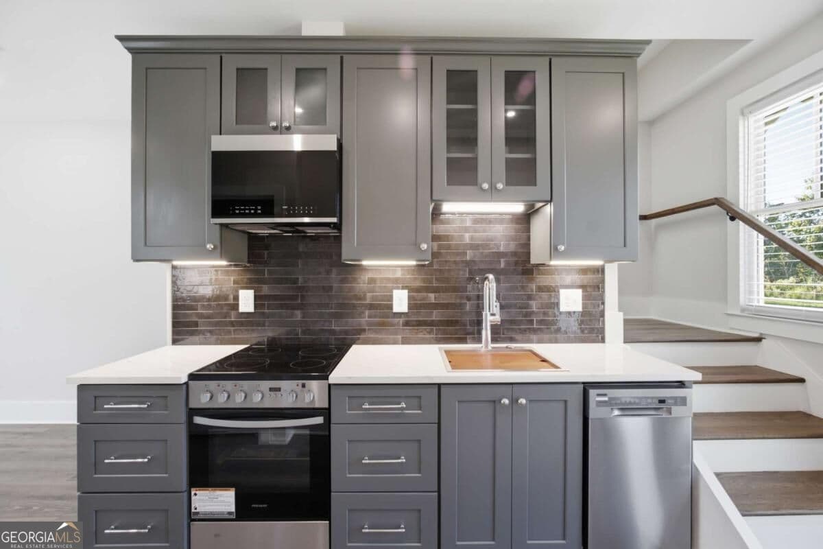 2 bedroom, 1.5 bathroom, 792 sq ft single family residence for sale at 184 W Jarrard Street UNIT 3, Cleveland, GA 30528 — photo 3
