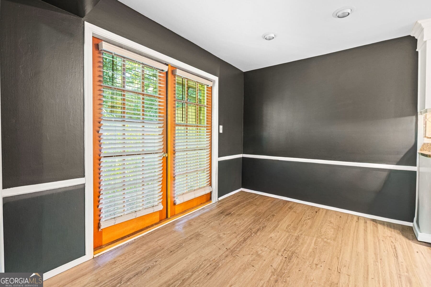 4 bedroom, 3 bathroom, 2,499 sq ft condominium for sale at 153 Maribeau Square, Atlanta, GA 30327 — photo 6