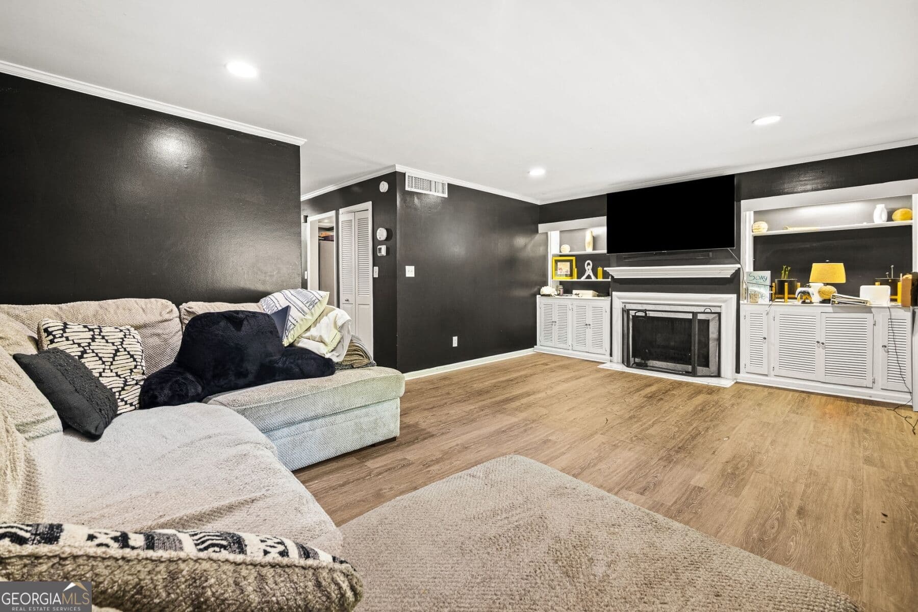 4 bedroom, 3 bathroom, 2,499 sq ft condominium for sale at 153 Maribeau Square, Atlanta, GA 30327 — photo 3