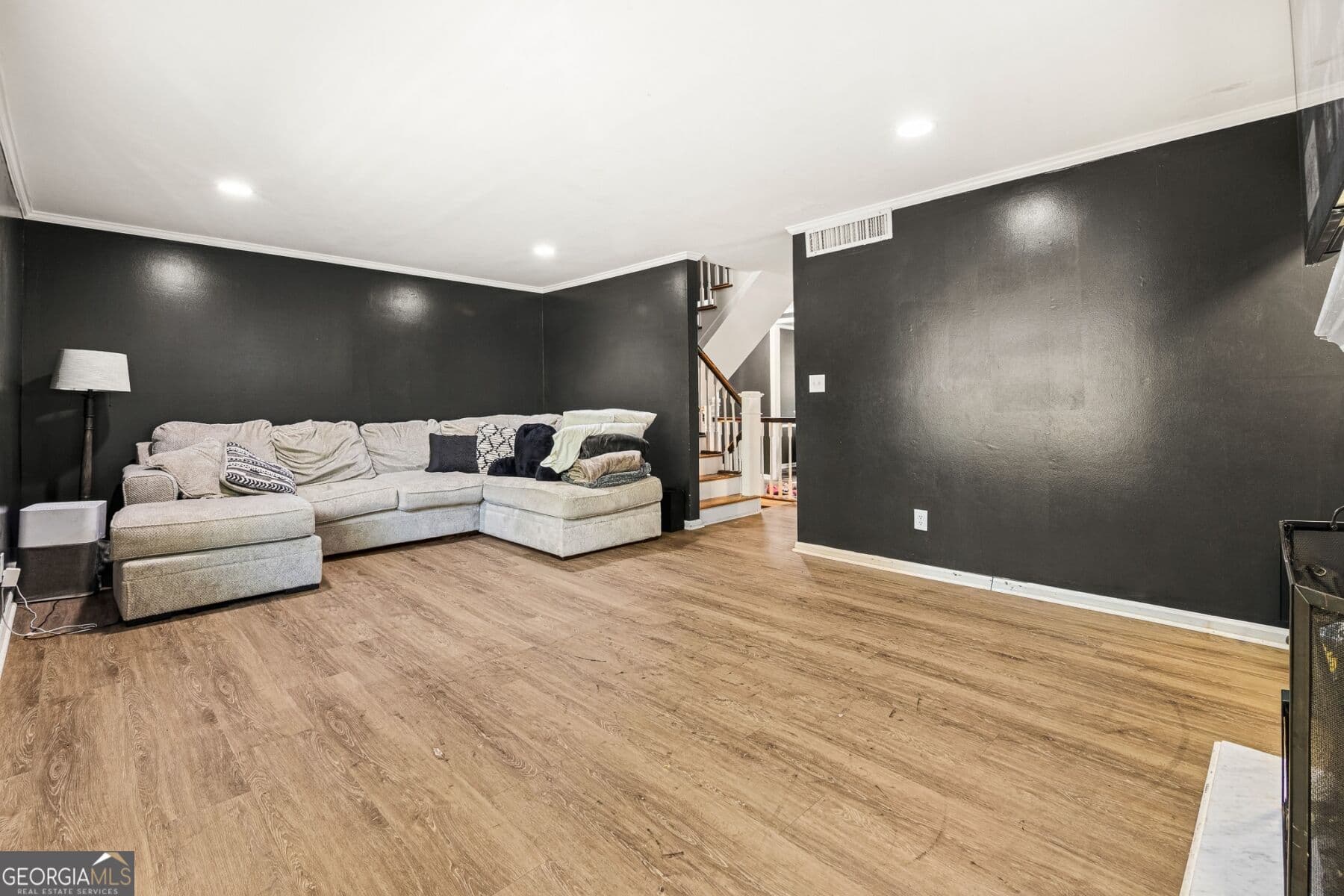 4 bedroom, 3 bathroom, 2,499 sq ft condominium for sale at 153 Maribeau Square, Atlanta, GA 30327 — photo 4