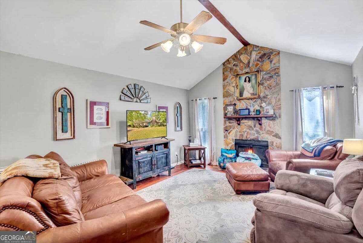 3 bedroom, 2 bathroom, 1,840 sq ft single family residence for sale at 119 Querecho Lane, Albany, GA 31707 — photo 3