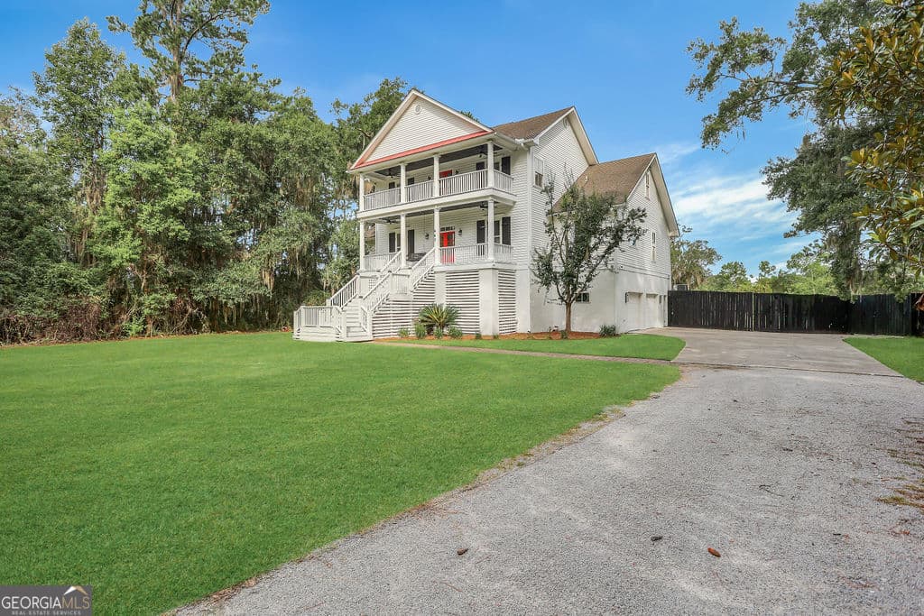6 bedroom, 5 bathroom single family residence for sale at 447 Sterling Woods Drive, Richmond Hill, GA 31324 — photo 5