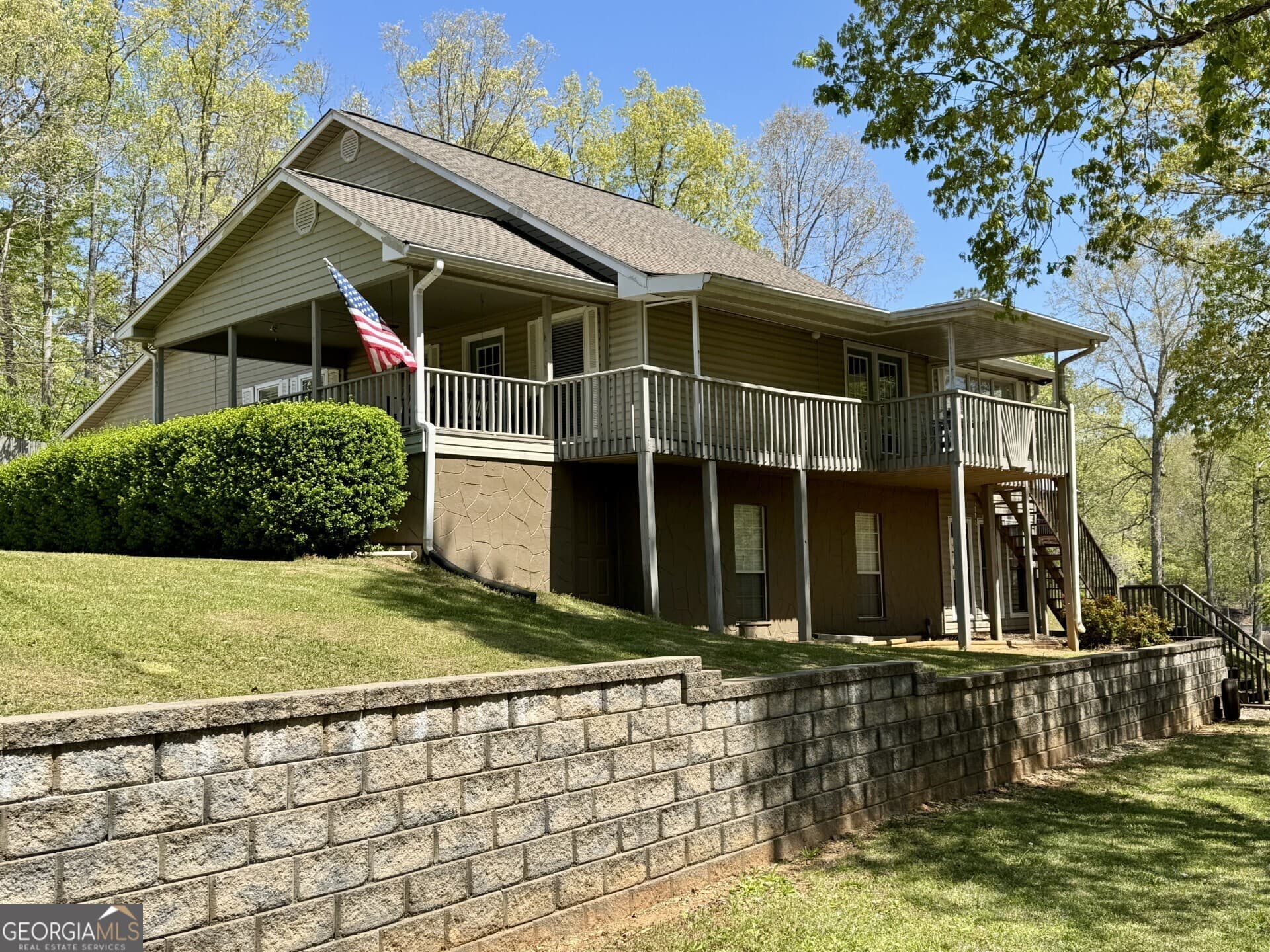 4 bedroom, 3.5 bathroom, 2,496 sq ft single family residence for sale at 111 Warren Drive, Wedowee, AL 36278 — photo 1 of 29