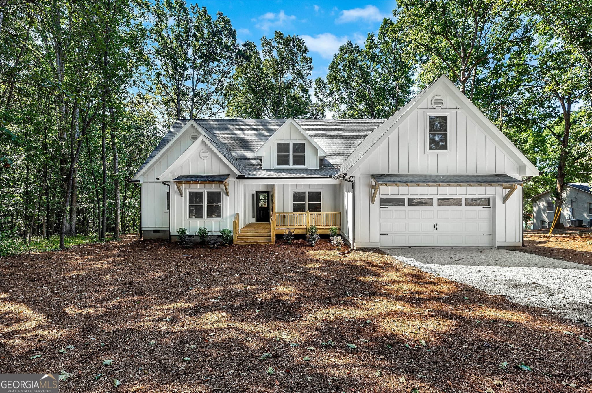 4 bedroom, 3 bathroom, 2,300 sq ft single family residence for sale at 309 Kari Lane, Anderson, SC 29626 — photo 2
