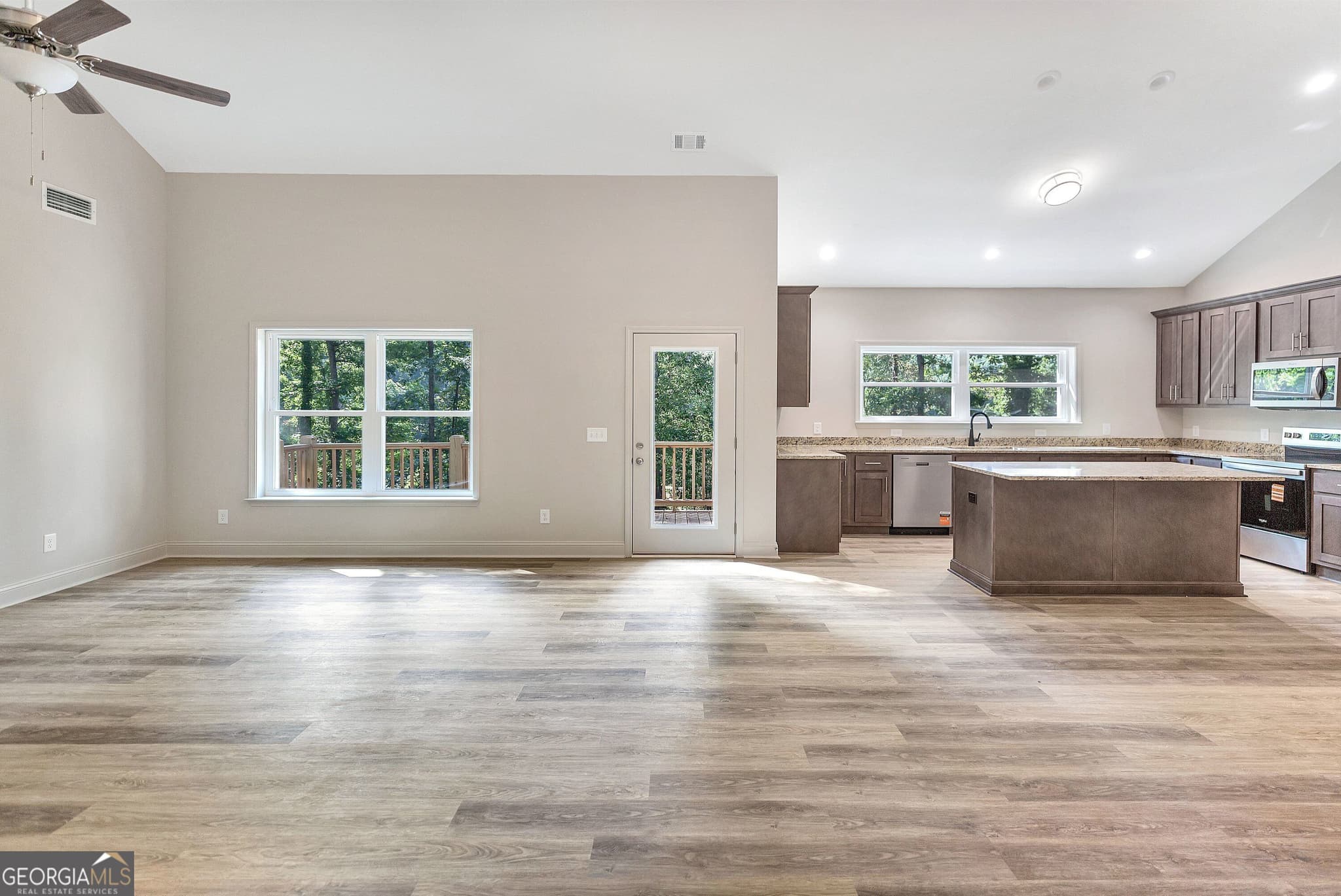 4 bedroom, 3 bathroom, 2,300 sq ft single family residence for sale at 309 Kari Lane, Anderson, SC 29626 — photo 6