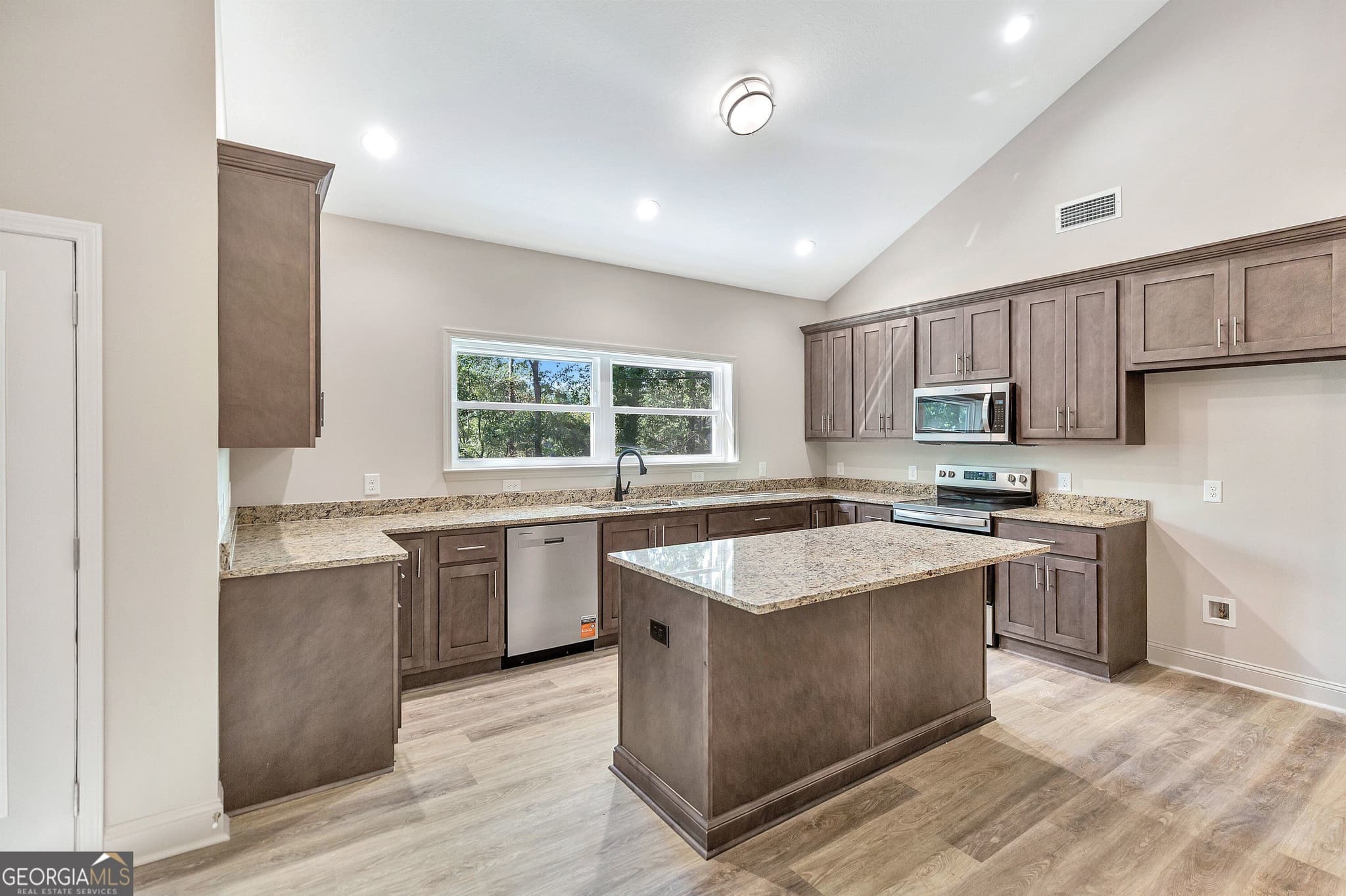 4 bedroom, 3 bathroom, 2,300 sq ft single family residence for sale at 309 Kari Lane, Anderson, SC 29626 — photo 3