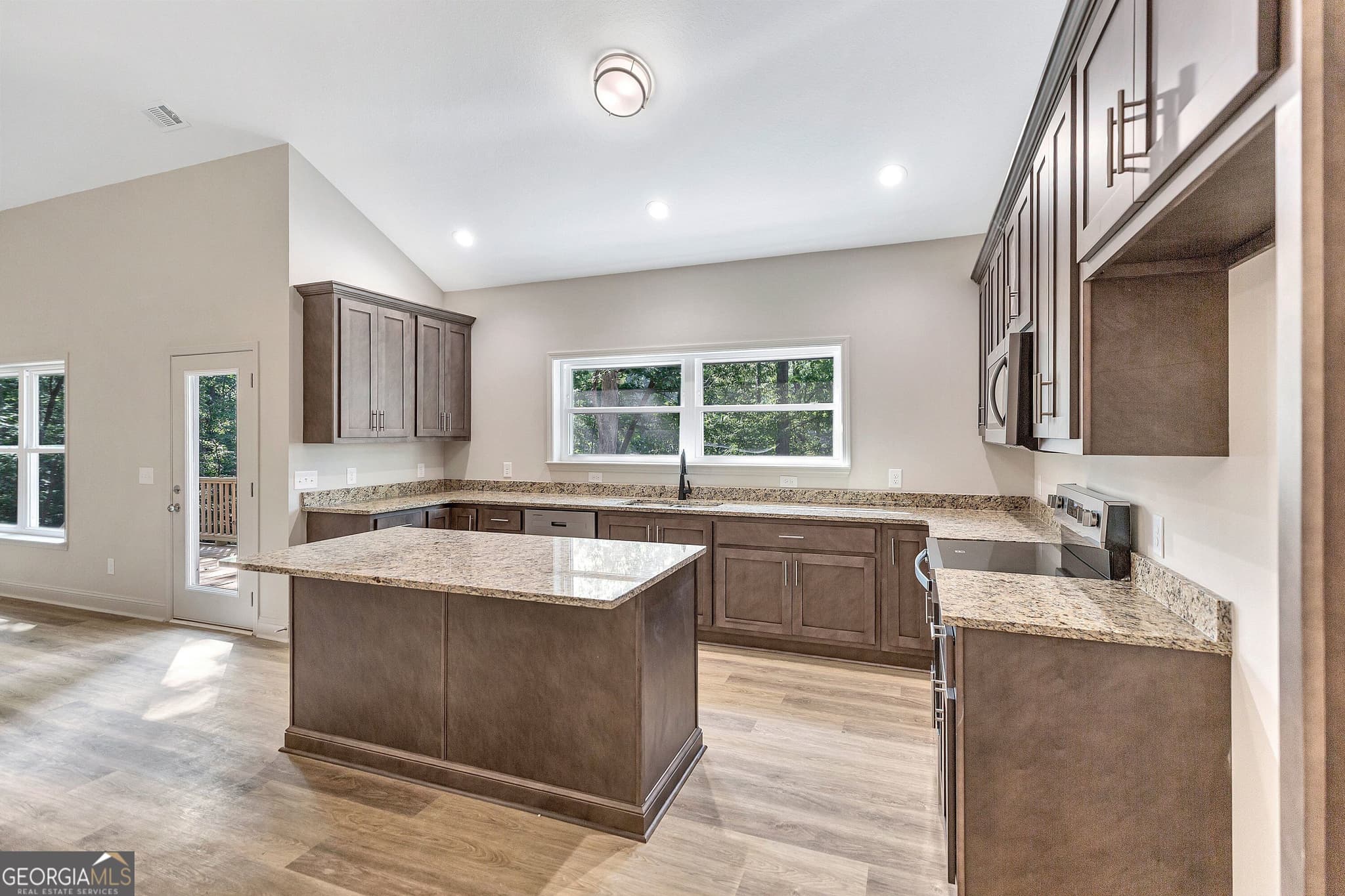 4 bedroom, 3 bathroom, 2,300 sq ft single family residence for sale at 309 Kari Lane, Anderson, SC 29626 — photo 5
