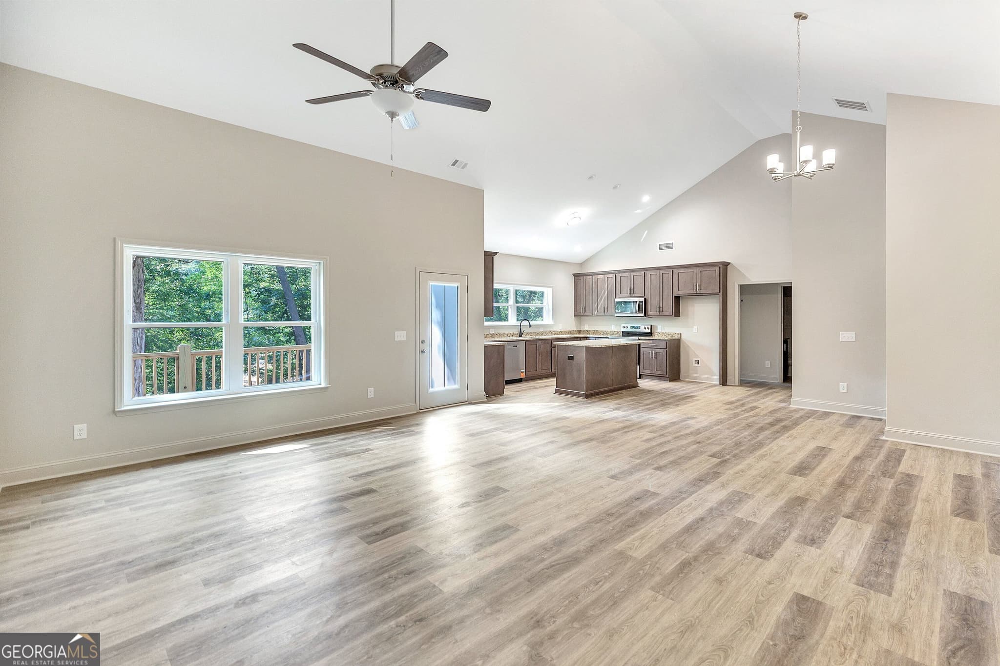 4 bedroom, 3 bathroom, 2,300 sq ft single family residence for sale at 309 Kari Lane, Anderson, SC 29626 — photo 8