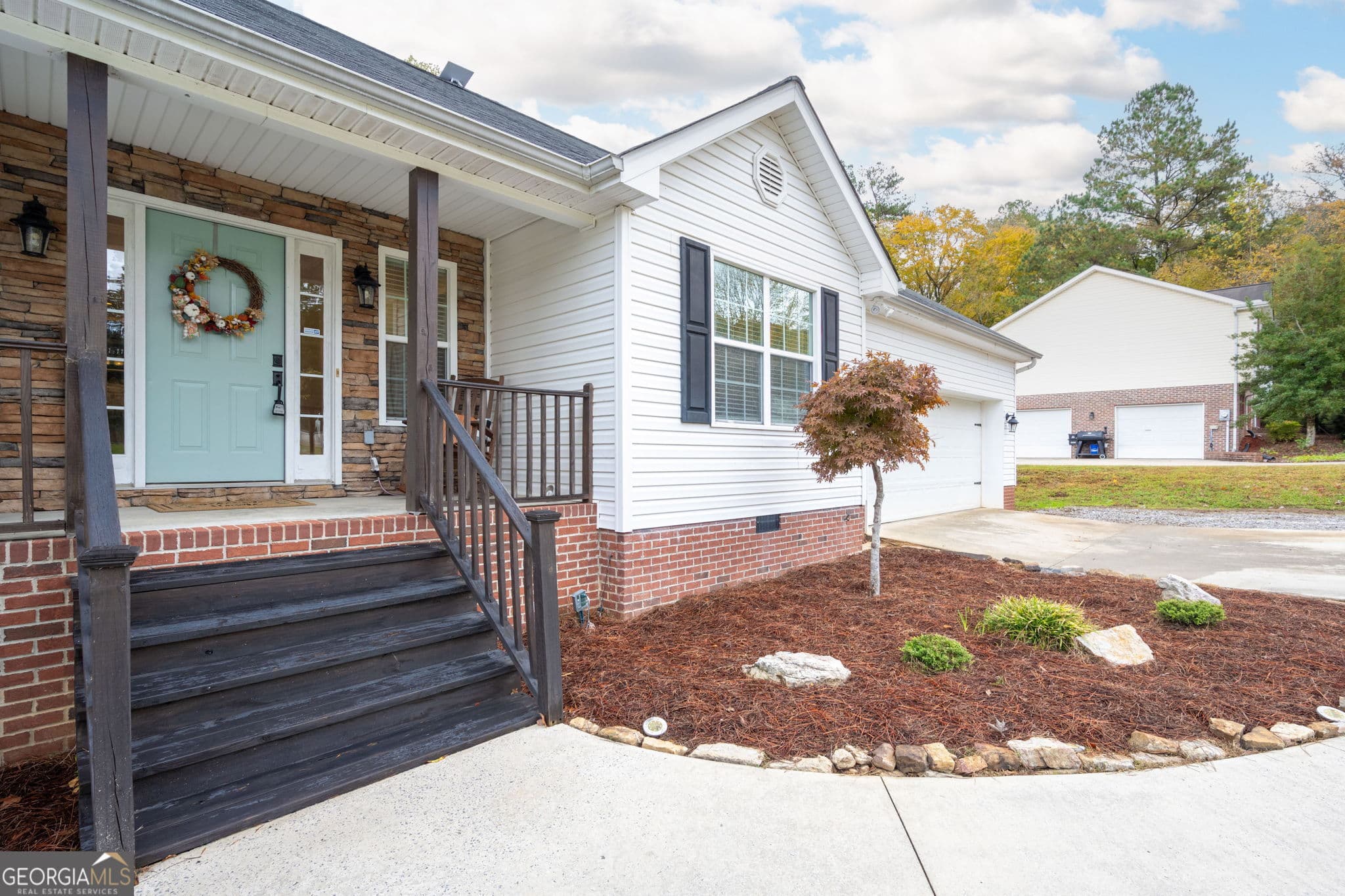 3 bedroom, 2 bathroom, 1,676 sq ft single family residence for sale at 1616 Houston Valley Road, Ringgold, GA 30736 — photo 3