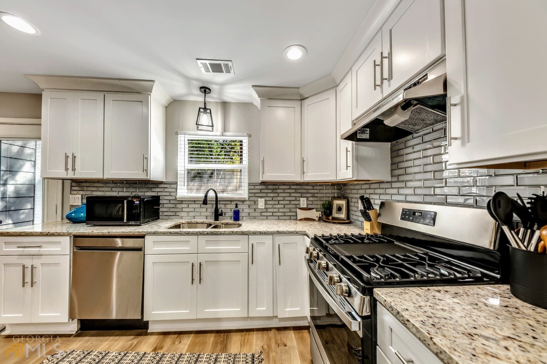 2 bedroom, 2.5 bathroom, 1,400 sq ft townhouse for rent at 1018 Falling Valley Court, Smyrna, GA 30080 for $4,200 a month — photo 5