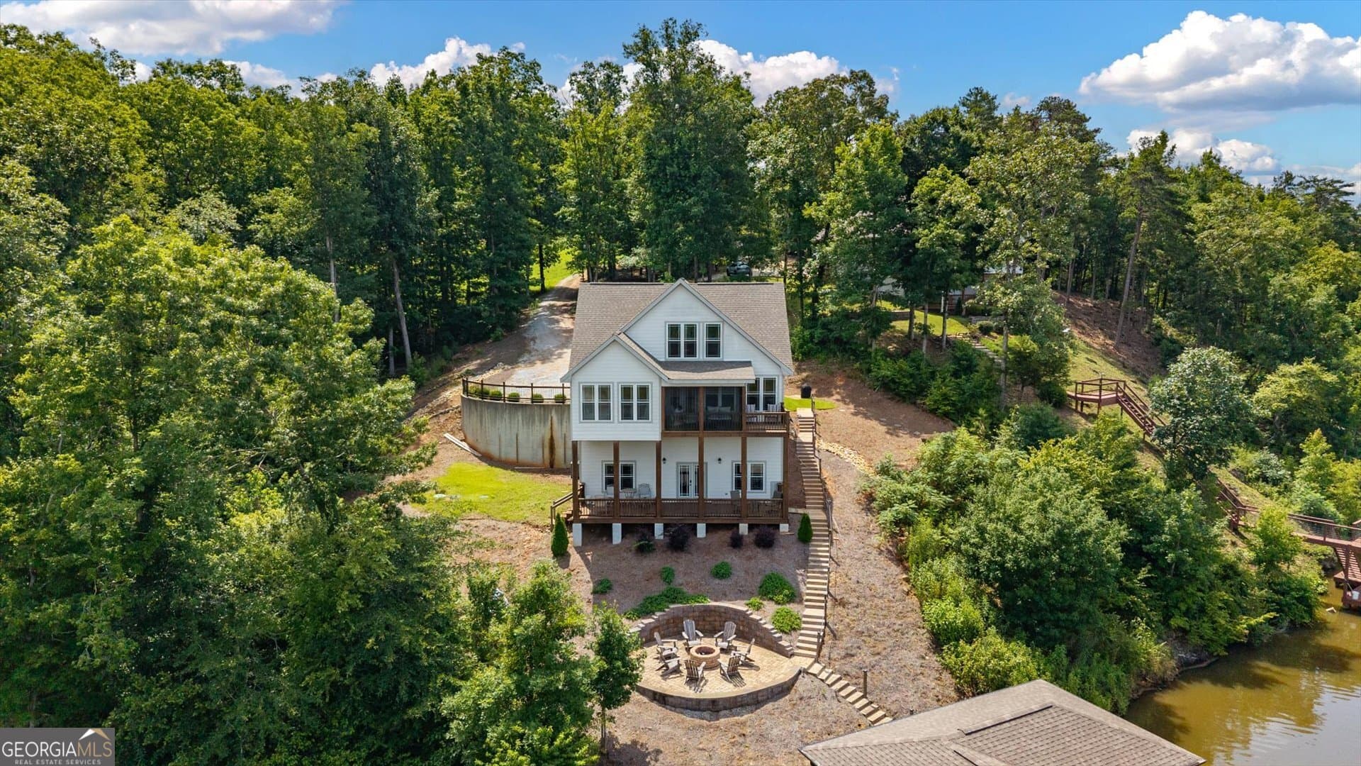 5 bedroom, 3.5 bathroom, 2,973 sq ft single family residence under contract at 17 N Waterview Drive, Wedowee, AL 36278 — photo 2