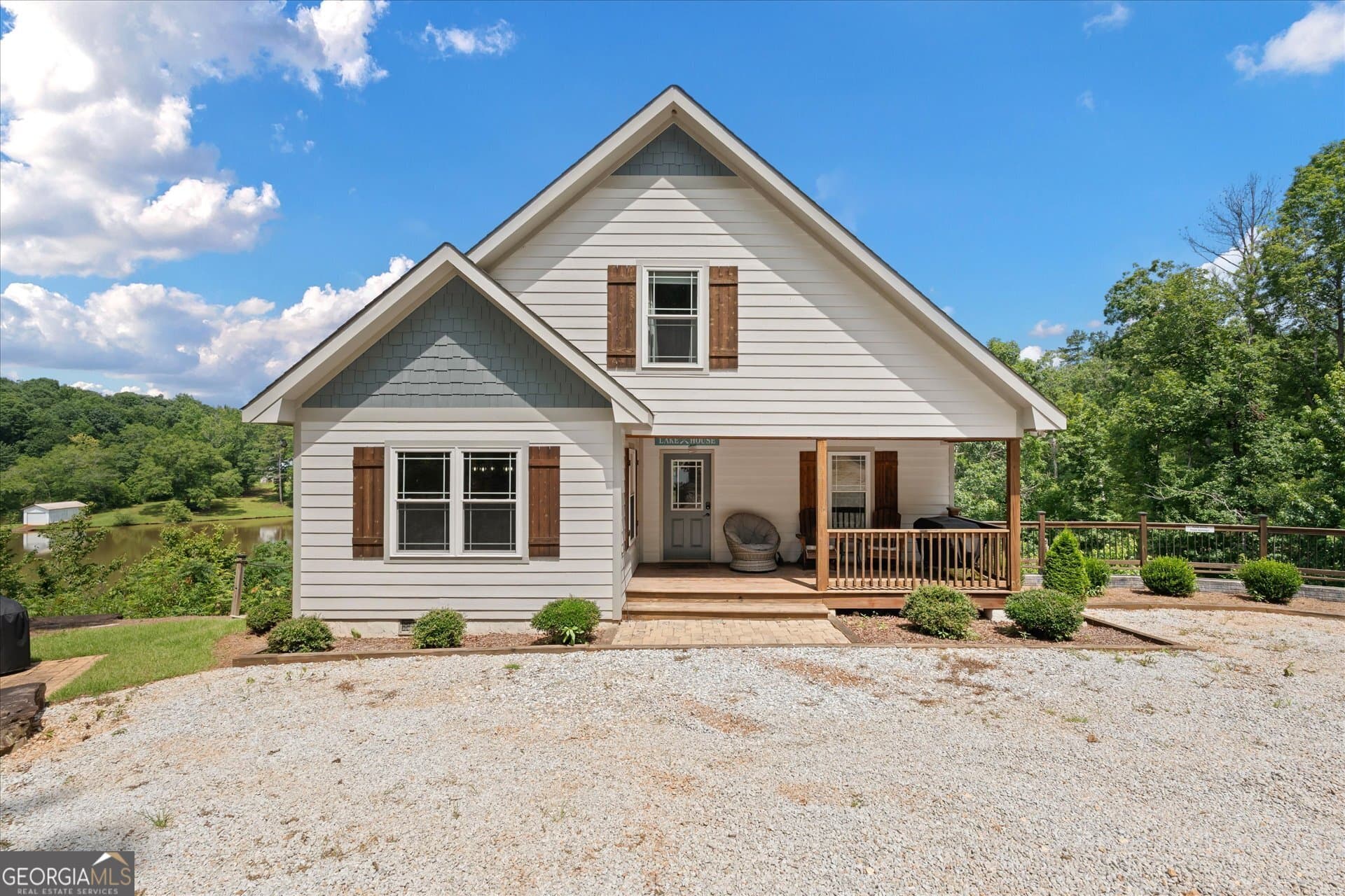 5 bedroom, 3.5 bathroom, 2,973 sq ft single family residence under contract at 17 N Waterview Drive, Wedowee, AL 36278 — photo 3