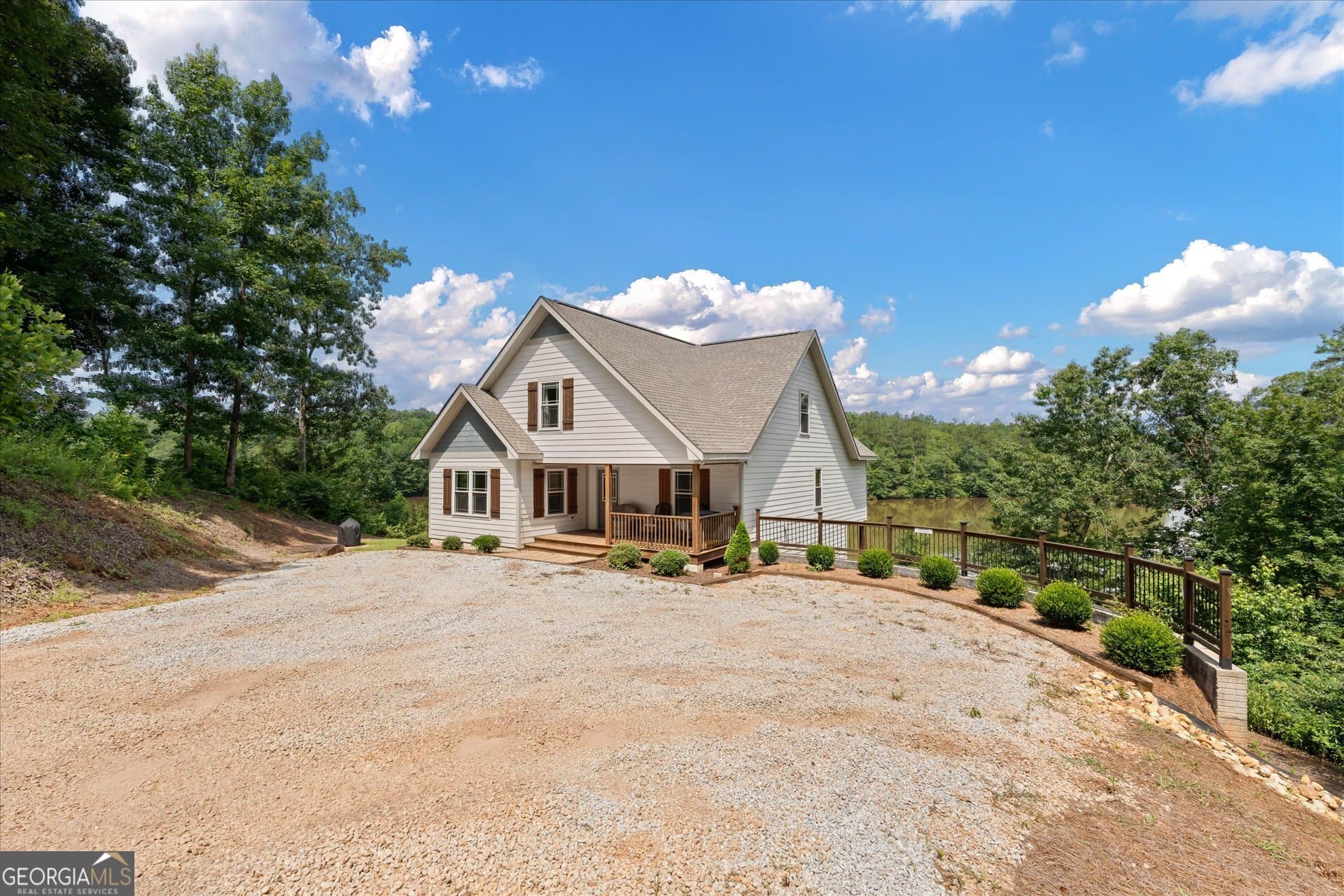 5 bedroom, 3.5 bathroom, 2,973 sq ft single family residence under contract at 17 N Waterview Drive, Wedowee, AL 36278 — photo 5