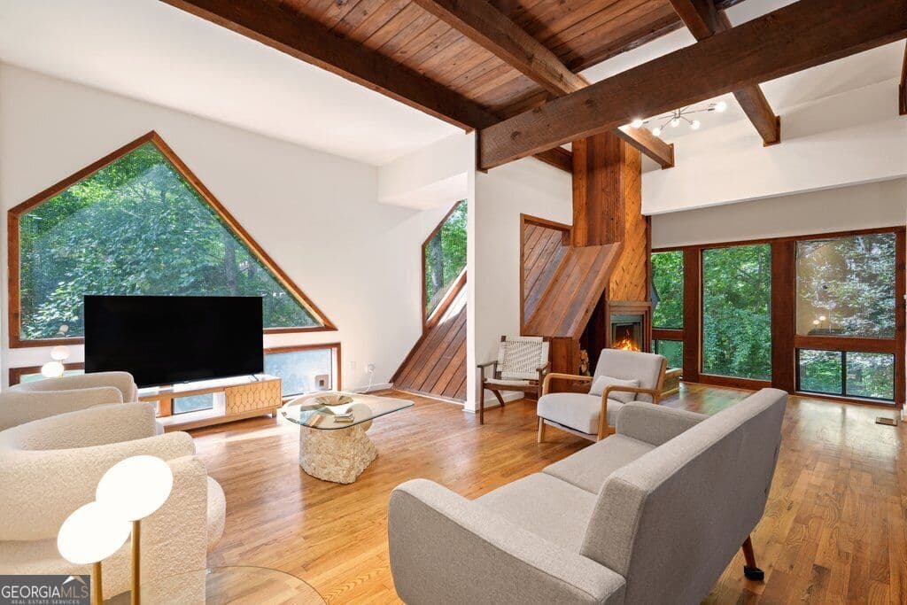 4 bedroom, 3 bathroom, 2,886 sq ft single family residence for sale at 2965 Pond View Court, Marietta, GA 30062 — photo 2