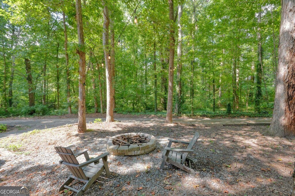 4 bedroom, 3 bathroom, 2,886 sq ft single family residence for sale at 2965 Pond View Court, Marietta, GA 30062 — photo 8