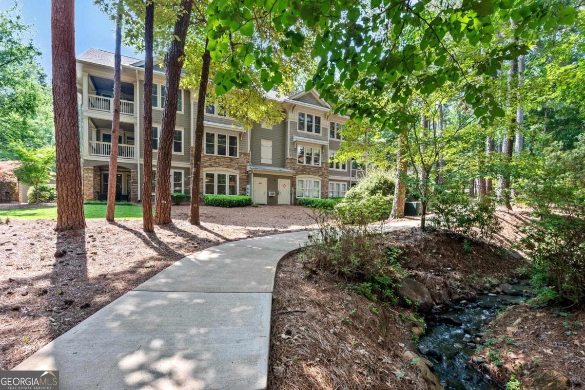 2 bedroom, 2 bathroom, 1,521 sq ft condominium for sale at 1010B Portage Trail, Greensboro, GA 30642 — photo 3