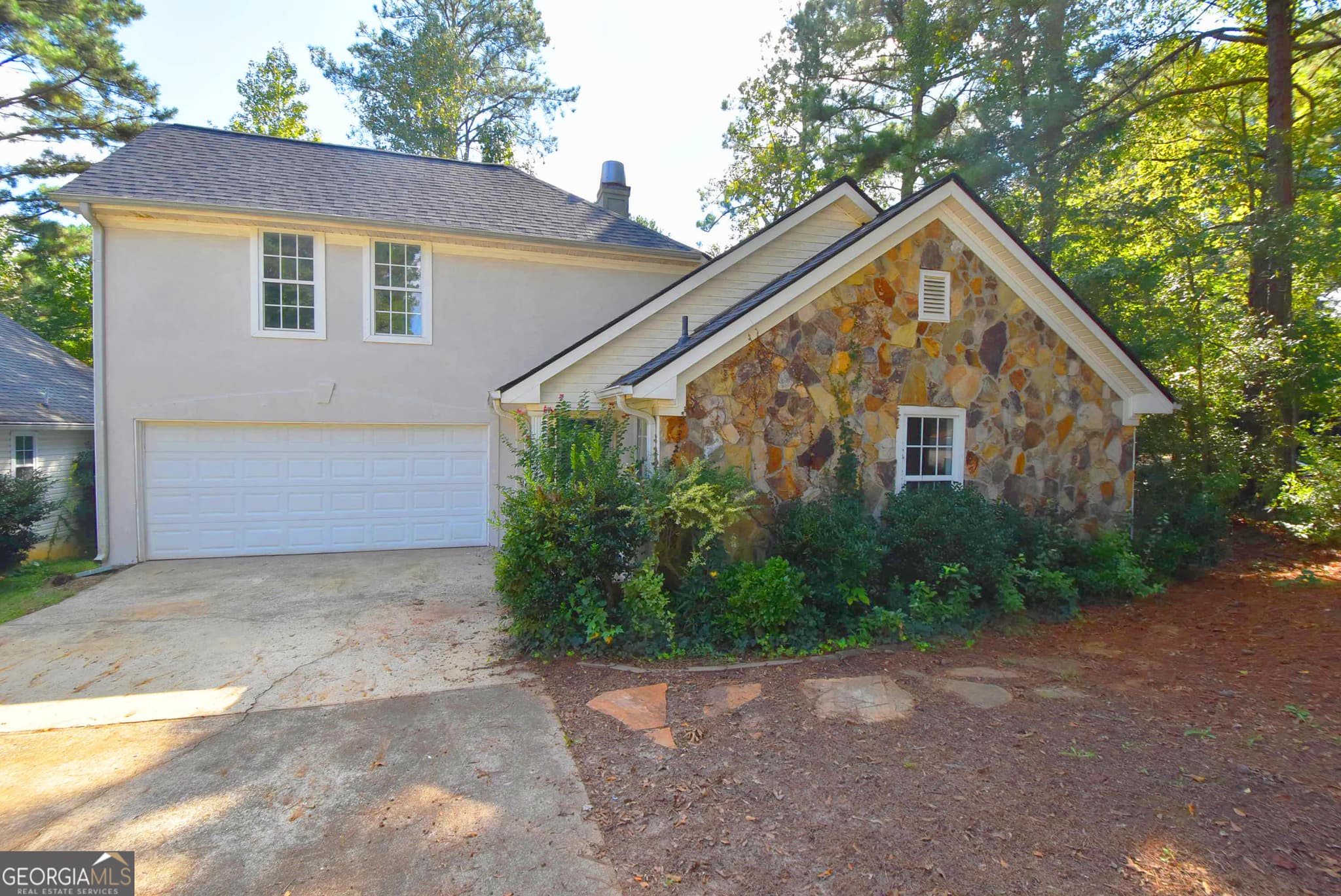 3 bedroom, 2 bathroom, 1,328 sq ft single family residence for rent at 700 S Fairfield Drive, Peachtree City, GA 30269 for $2,200 a month