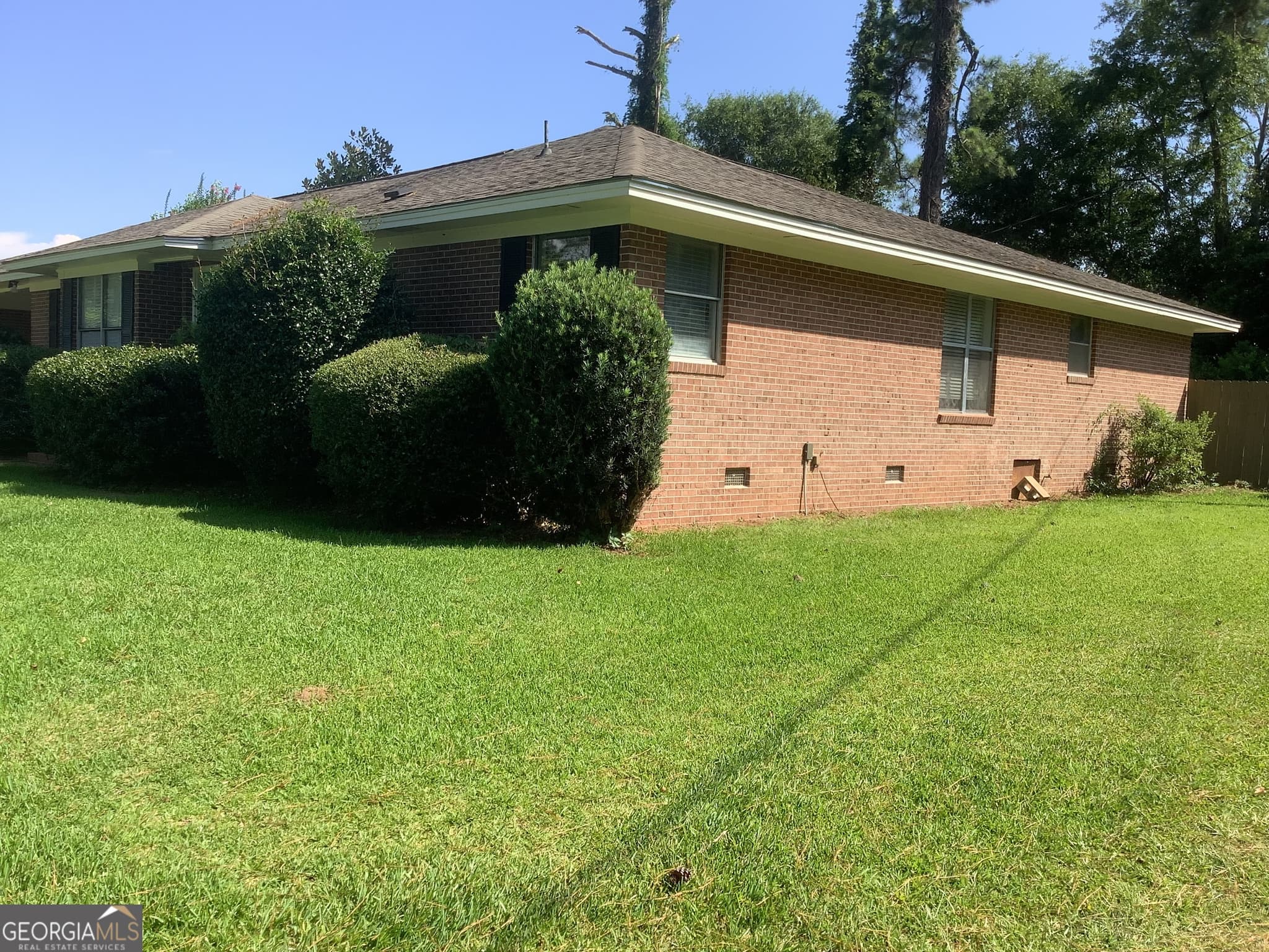 3 bedroom, 2 bathroom, 1,956 sq ft single family residence for sale at 354 Smoak Bridge Circle, Warwick, GA 31796 — photo 2