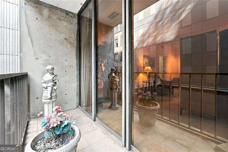 1 bedroom, 1 bathroom, 862 sq ft condominium for sale at 145 15th Street 426, Atlanta, GA 30309 — photo 6