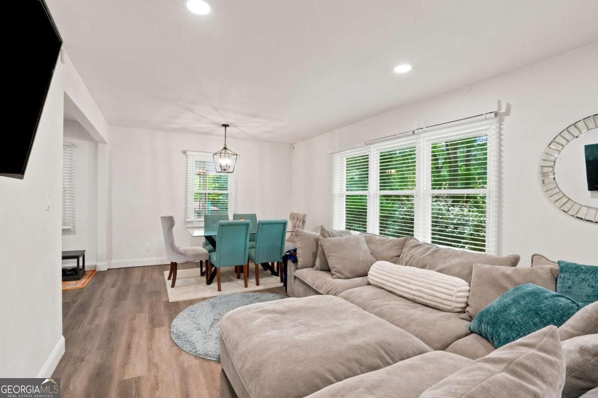 3 bedroom, 1 bathroom, 1,130 sq ft single family residence for rent at 581 Meadowbrook Drive, Marietta, GA 30067 for $2,300 a month — photo 3