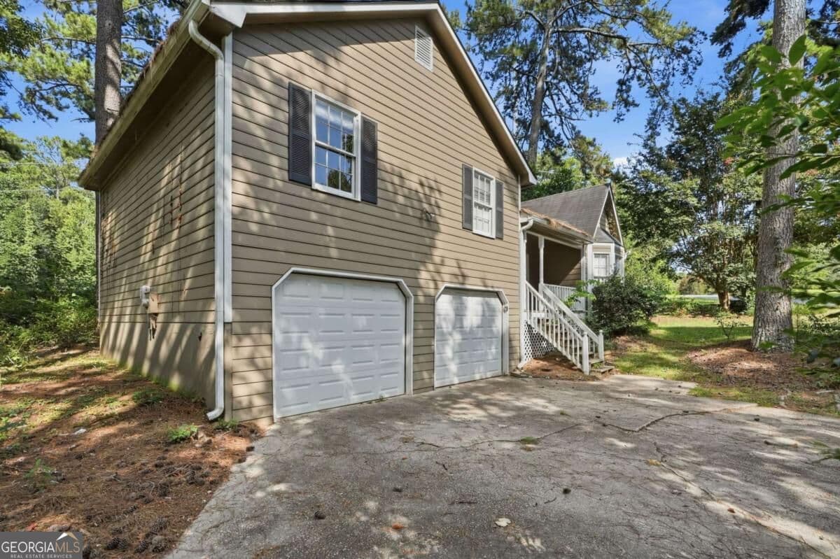 3 bedroom, 2 bathroom, 1,344 sq ft single family residence for sale at 1948 Winding Creek Lane, Marietta, GA 30064 — photo 3