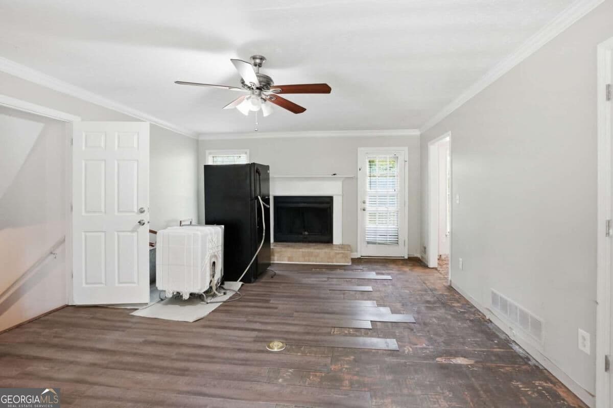3 bedroom, 2 bathroom, 1,344 sq ft single family residence for sale at 1948 Winding Creek Lane, Marietta, GA 30064 — photo 5