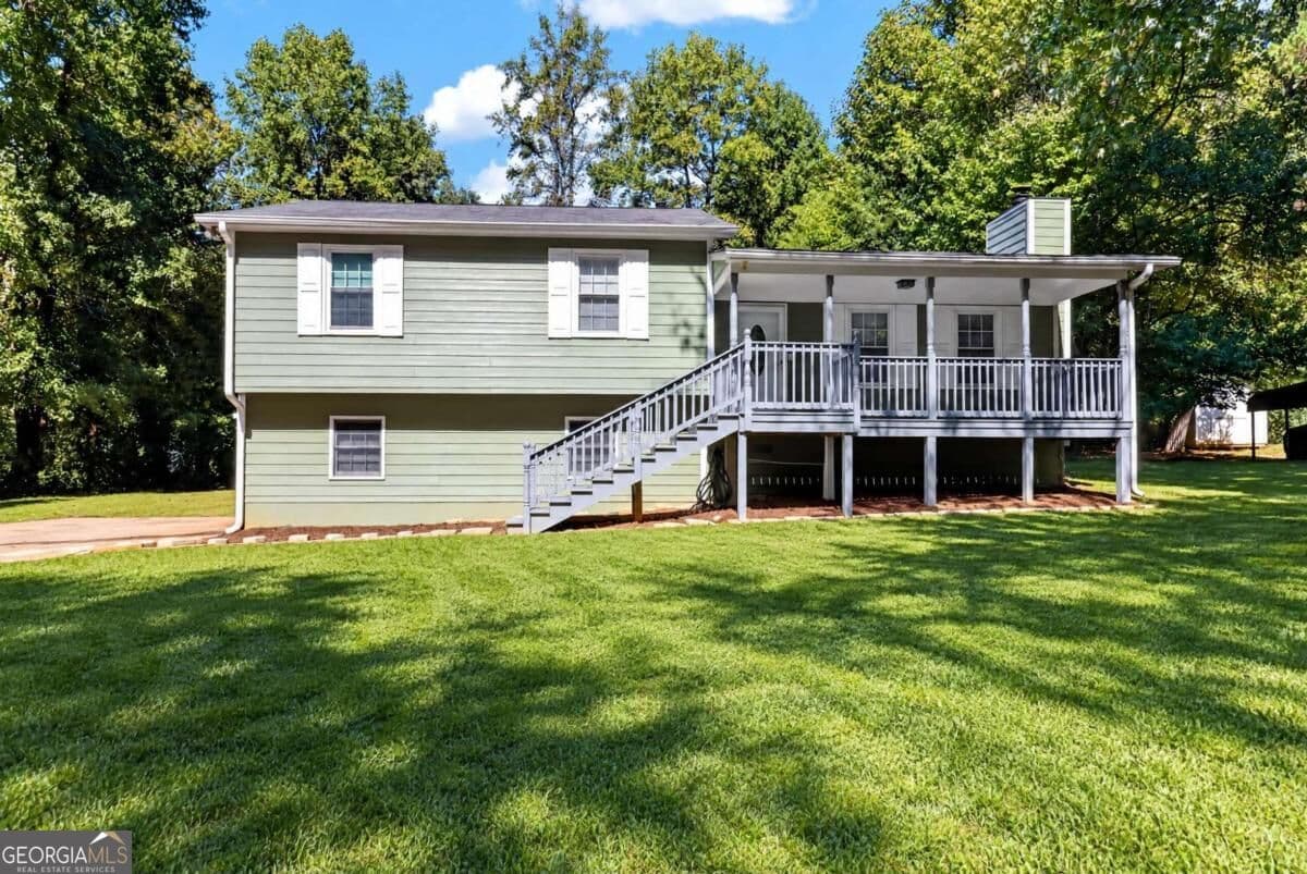 3 bedroom, 2 bathroom single family residence for rent at 2932 Brett Circle, Acworth, GA 30101 for $2,300 a month — photo 1 of 41