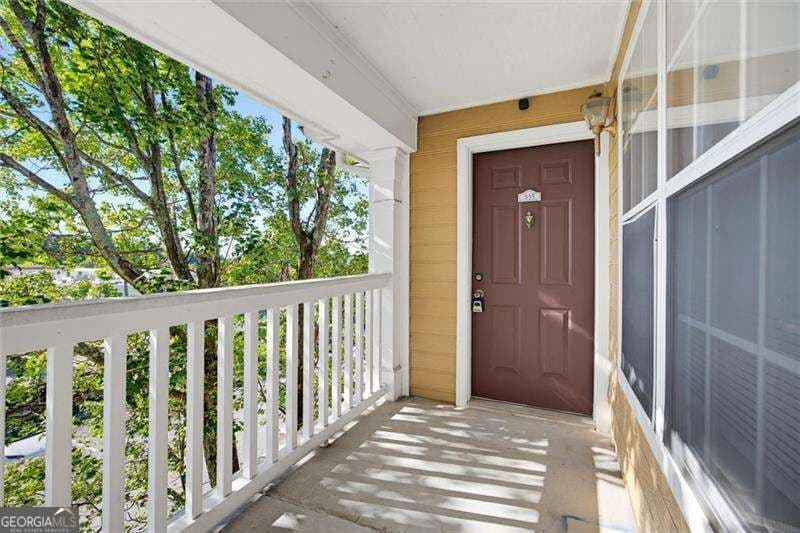 2 bedroom, 2 bathroom, 1,124 sq ft condominium for sale at 535 Bentley Place, Tucker, GA 30084 — photo 3