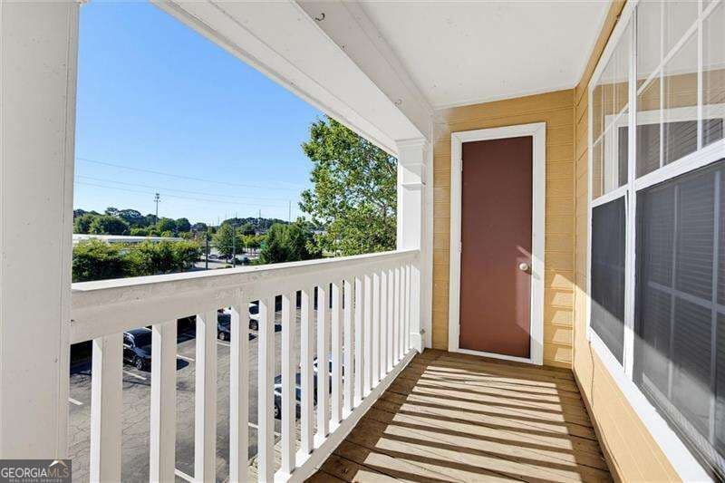 2 bedroom, 2 bathroom, 1,124 sq ft condominium for sale at 535 Bentley Place, Tucker, GA 30084 — photo 4