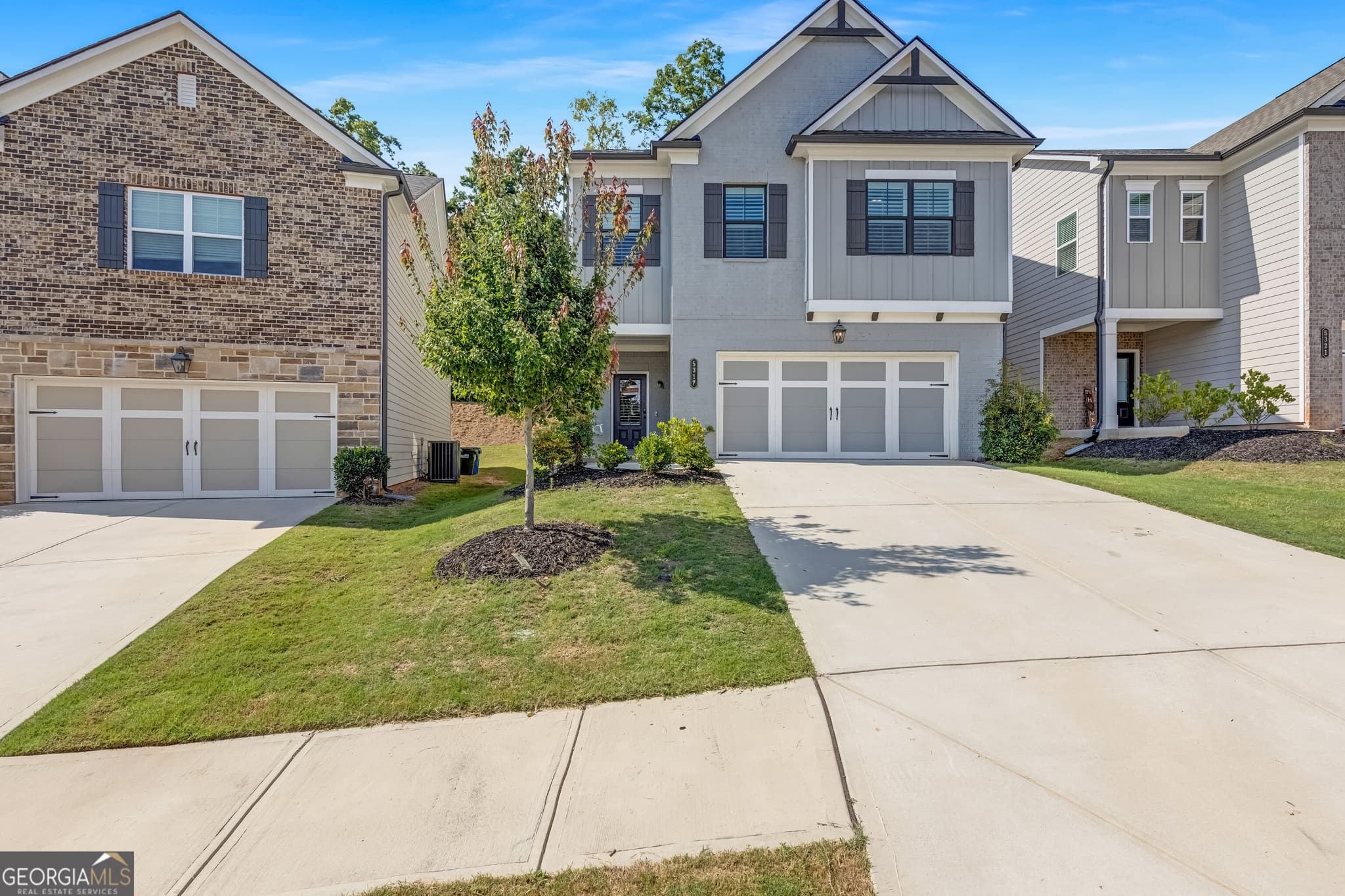4 bedroom, 2.5 bathroom, 2,404 sq ft single family residence for sale at 5317 Fox Hill Lane, Oakwood, GA 30566 — photo 2