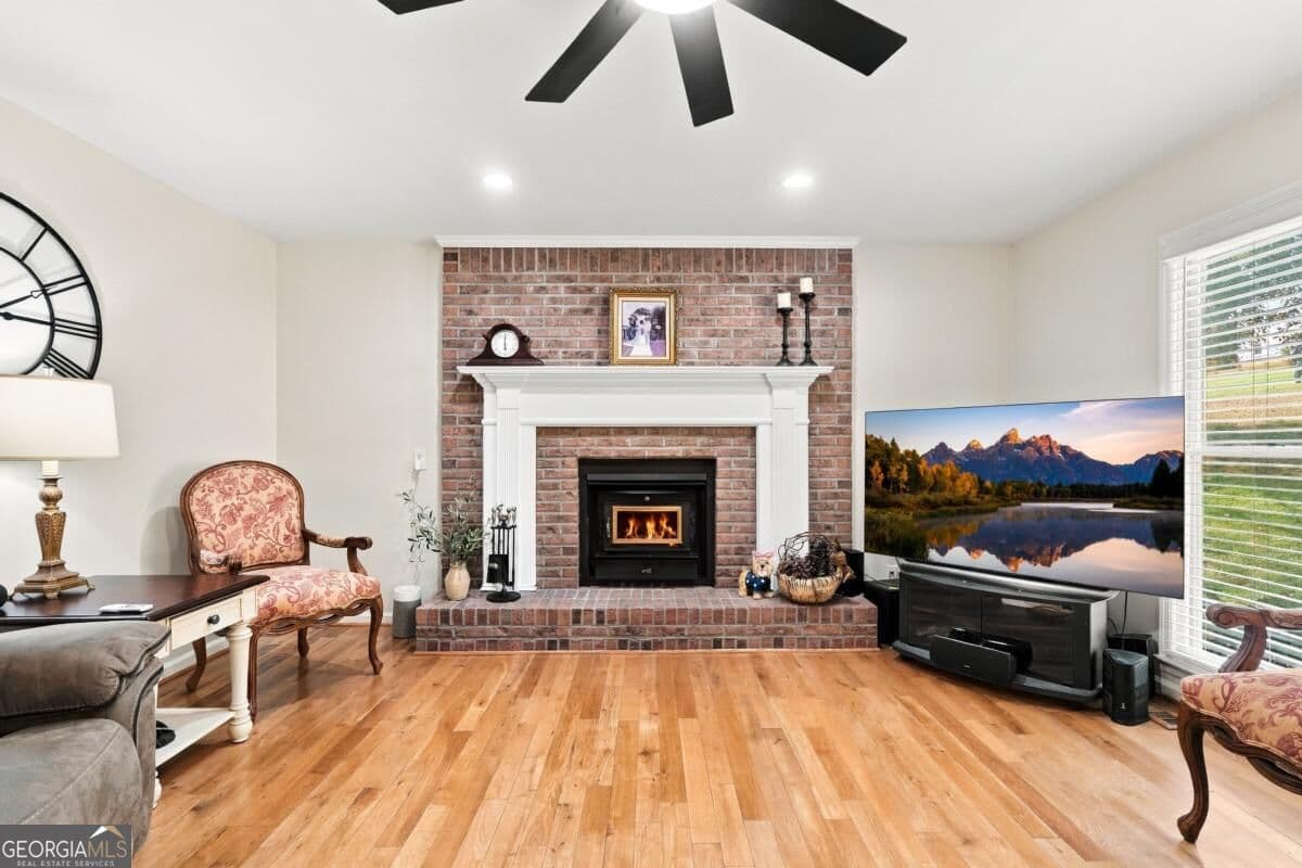 3 bedroom, 2 bathroom, 1,536 sq ft single family residence for sale at 120 Mason Drive, Canton, GA 30115 — photo 8