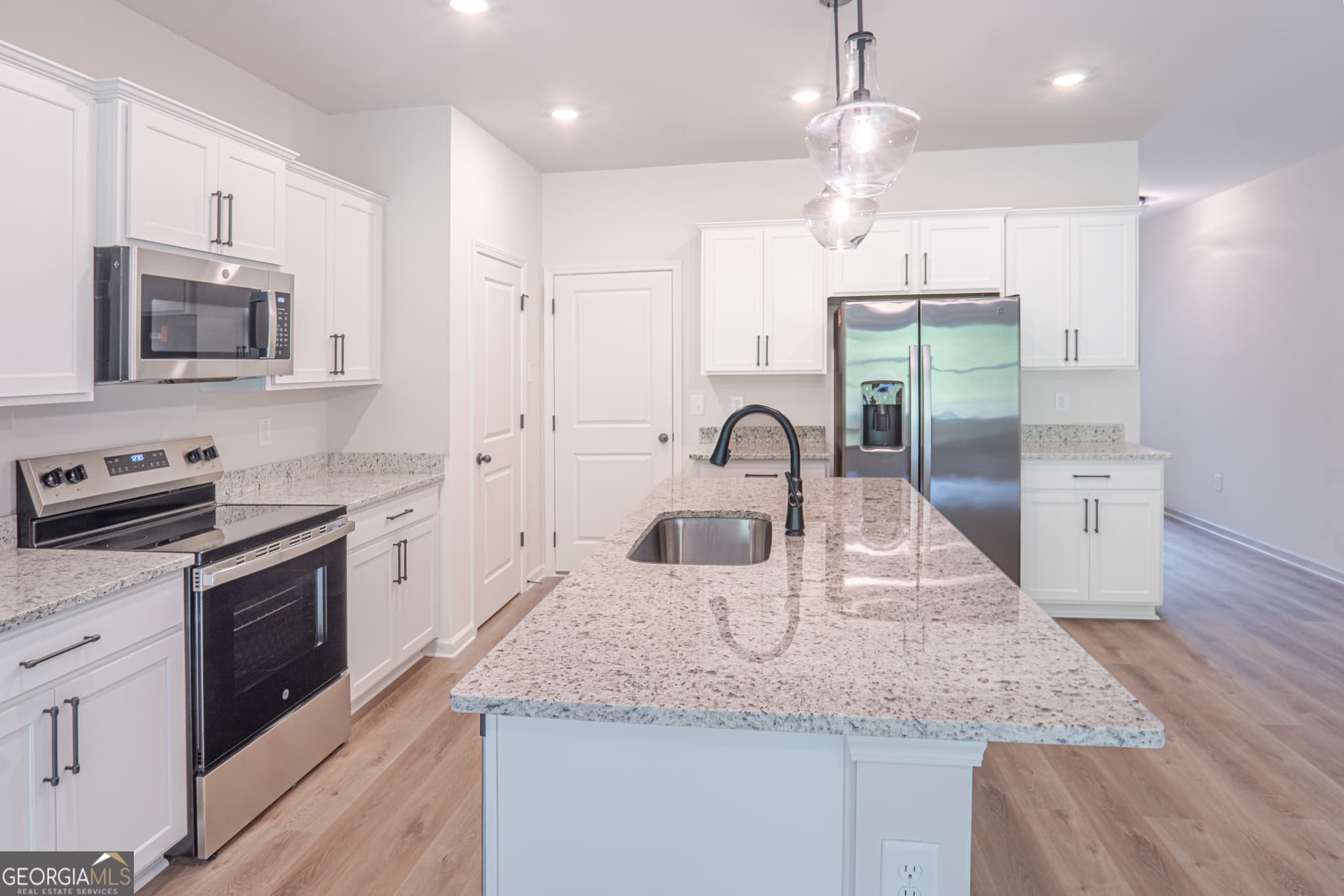 3 bedroom, 2.5 bathroom townhouse for rent at 365 Summit View Lan 5, Jasper, GA 30143 for $1,995 a month — photo 7