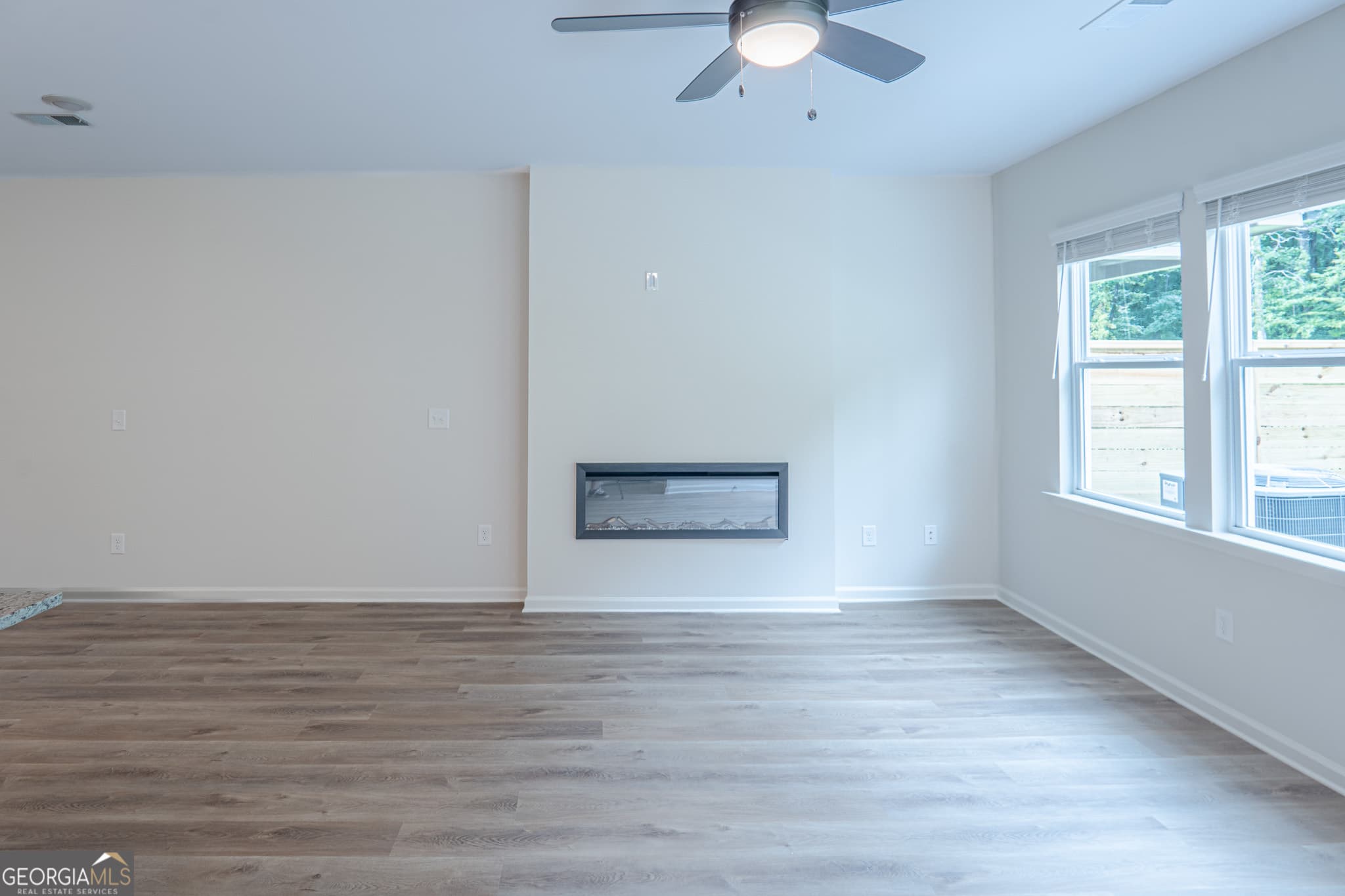 3 bedroom, 2.5 bathroom townhouse for rent at 365 Summit View Lan 5, Jasper, GA 30143 for $1,995 a month — photo 3
