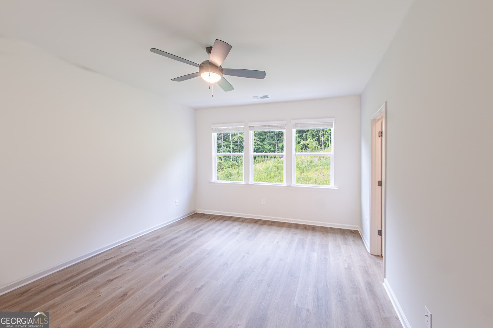 3 bedroom, 2.5 bathroom townhouse for rent at 365 Summit View Lan 5, Jasper, GA 30143 for $1,995 a month — photo 10