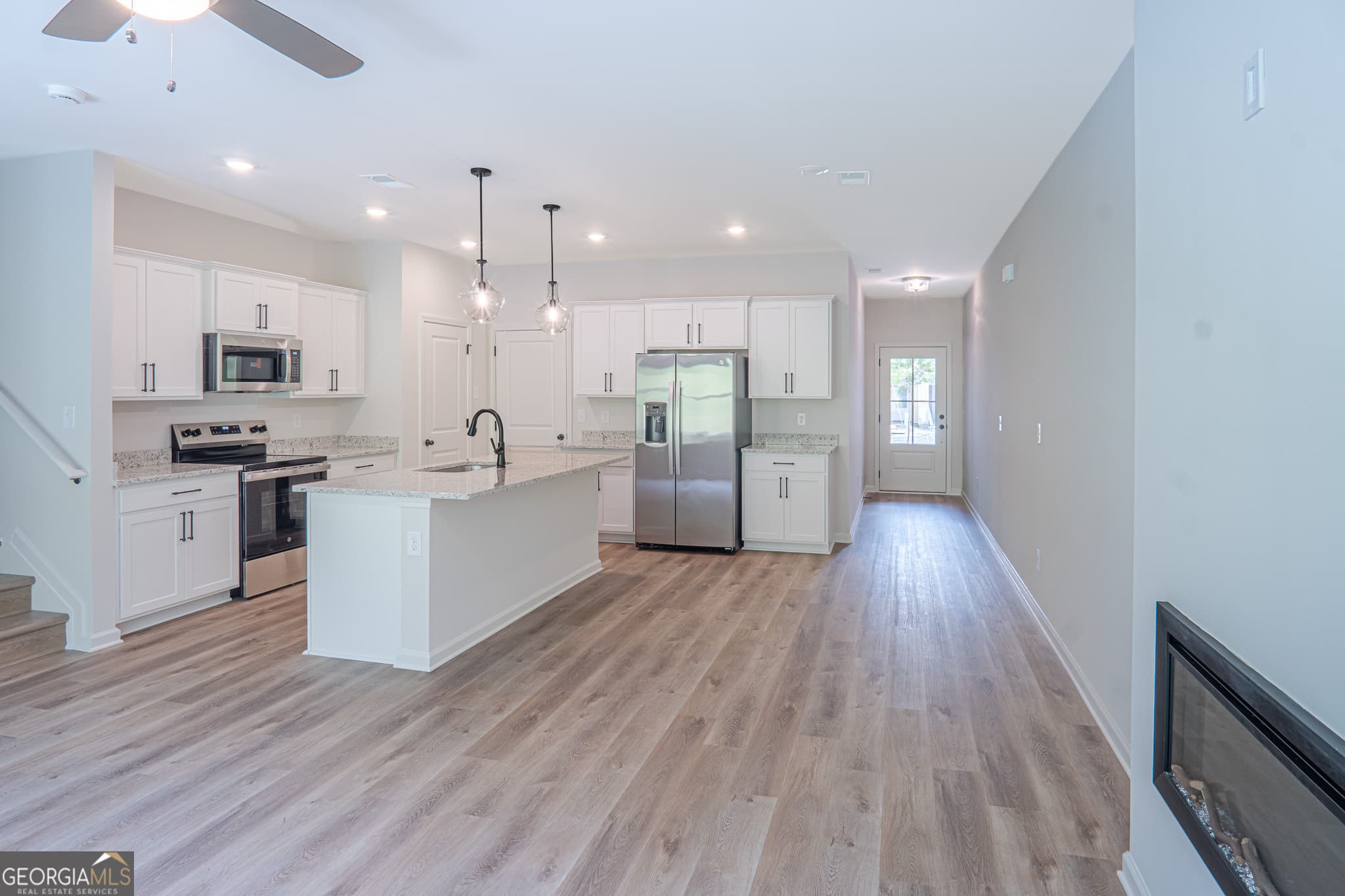 3 bedroom, 2.5 bathroom townhouse for rent at 365 Summit View Lan 5, Jasper, GA 30143 for $1,995 a month — photo 4