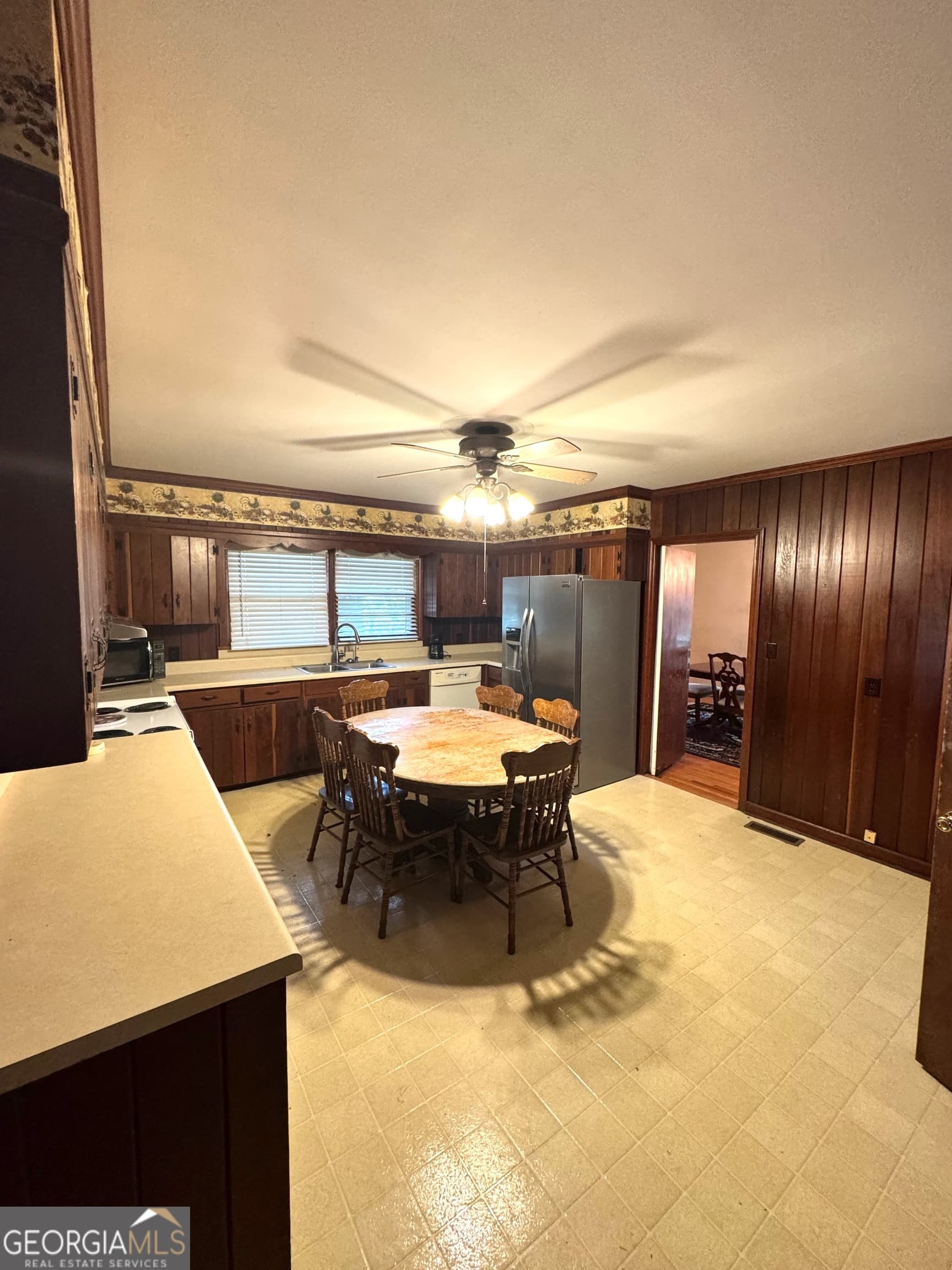 4 bedroom, 3 bathroom, 2,964 sq ft single family residence for sale at 17 Deforest Avenue, Trion, GA 30753 — photo 5