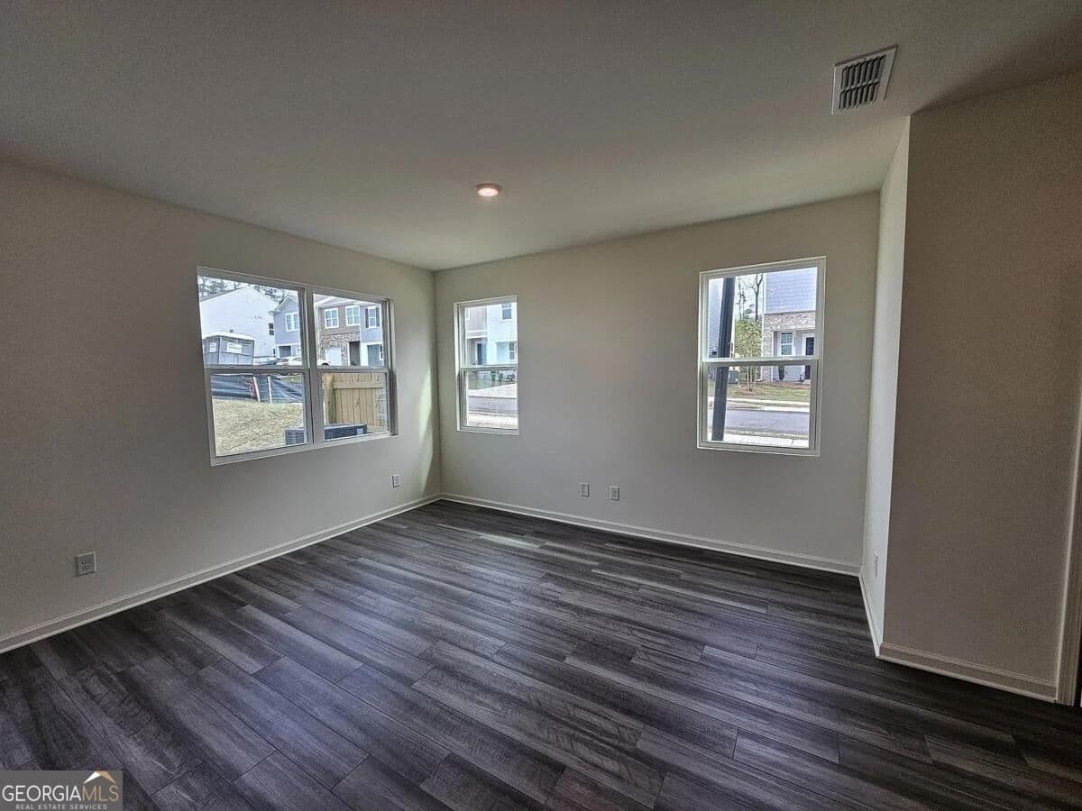 3 bedroom, 3 bathroom, 1,356 sq ft townhouse for sale at 3513 Condor Court, Atlanta, GA 30331 — photo 3