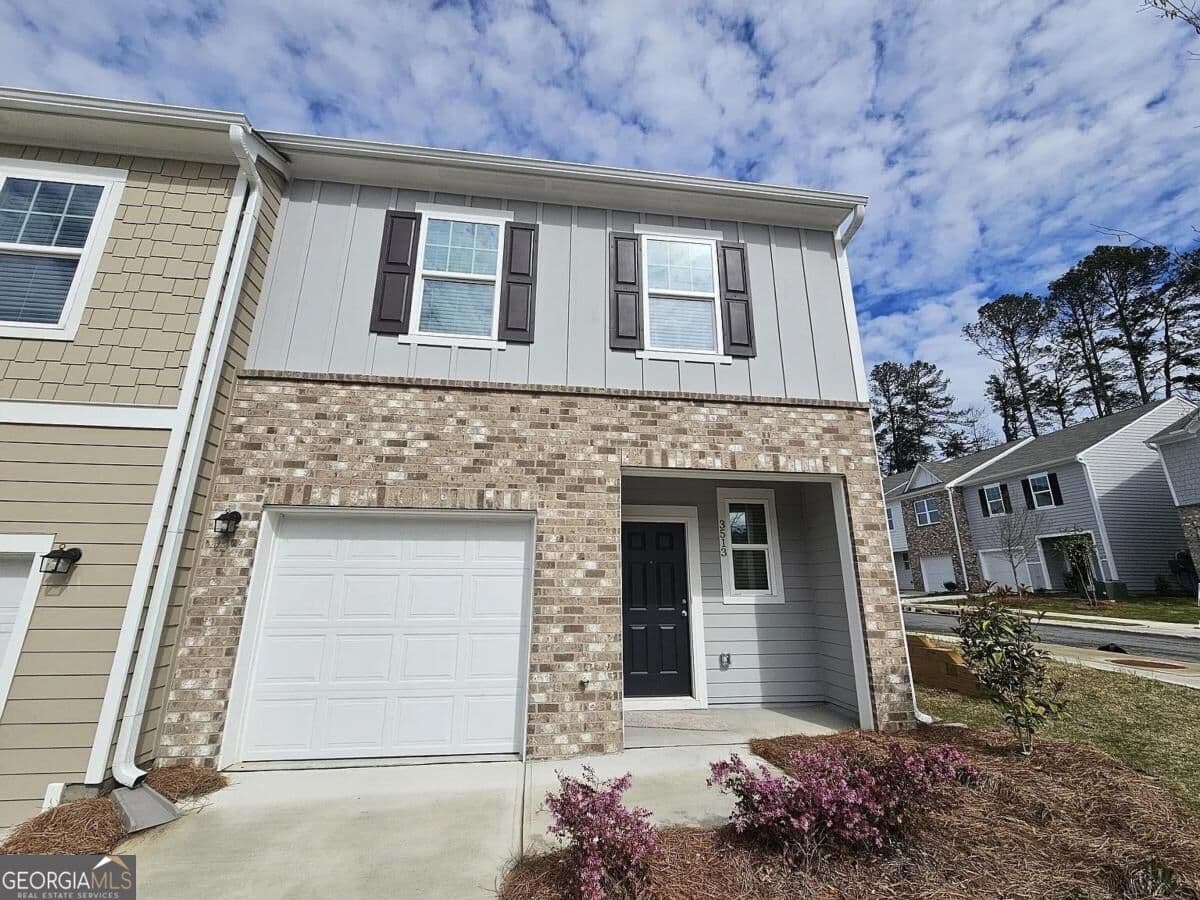 3 bedroom, 3 bathroom, 1,356 sq ft townhouse for sale at 3513 Condor Court, Atlanta, GA 30331 — photo 1 of 21