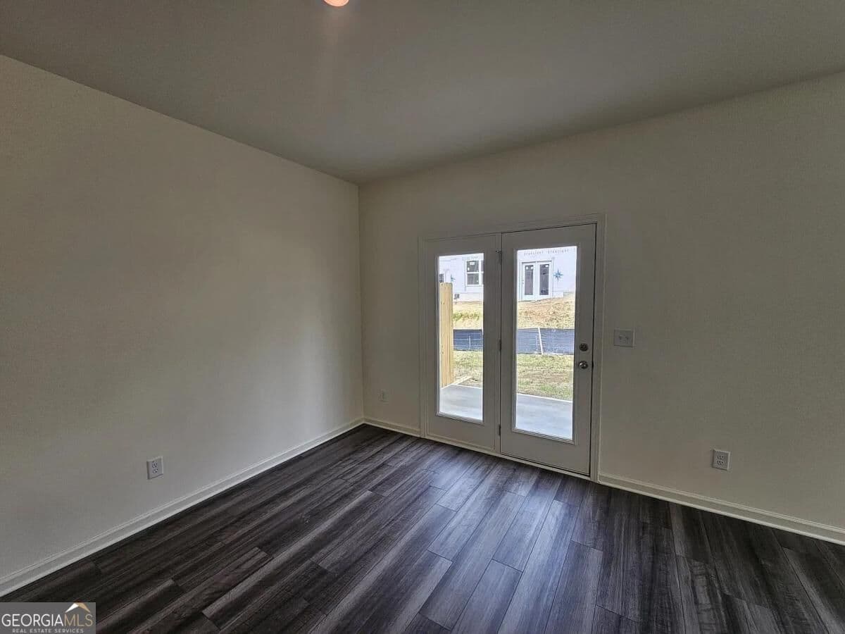 3 bedroom, 3 bathroom, 1,356 sq ft townhouse for sale at 3513 Condor Court, Atlanta, GA 30331 — photo 4