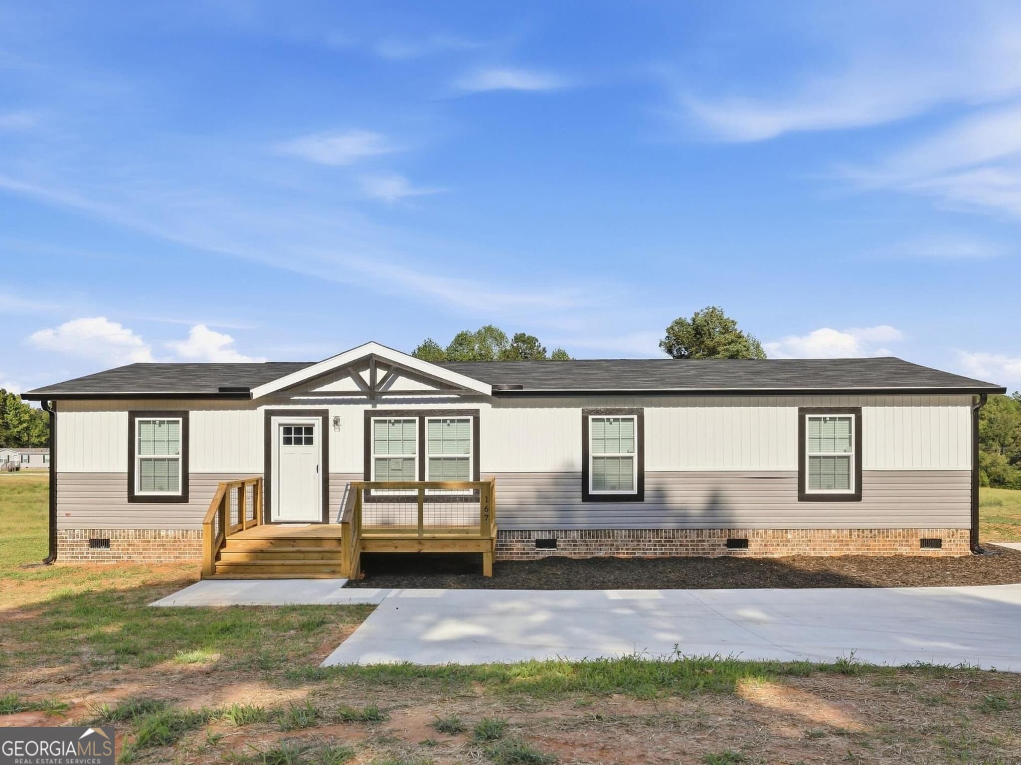4 bedroom, 2 bathroom, 1,600 sq ft single family residence for sale at 167 Eastanollee Road, Eastanollee, GA 30538 — photo 2
